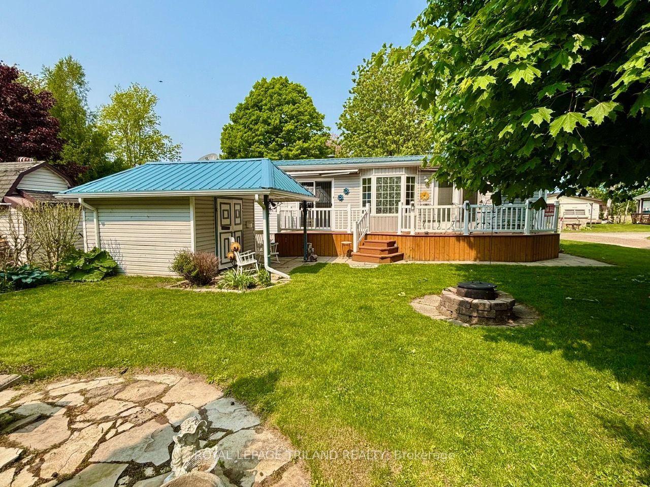 21527 Gray (Lot 132-133 Birch St.) Line Property Photo 1