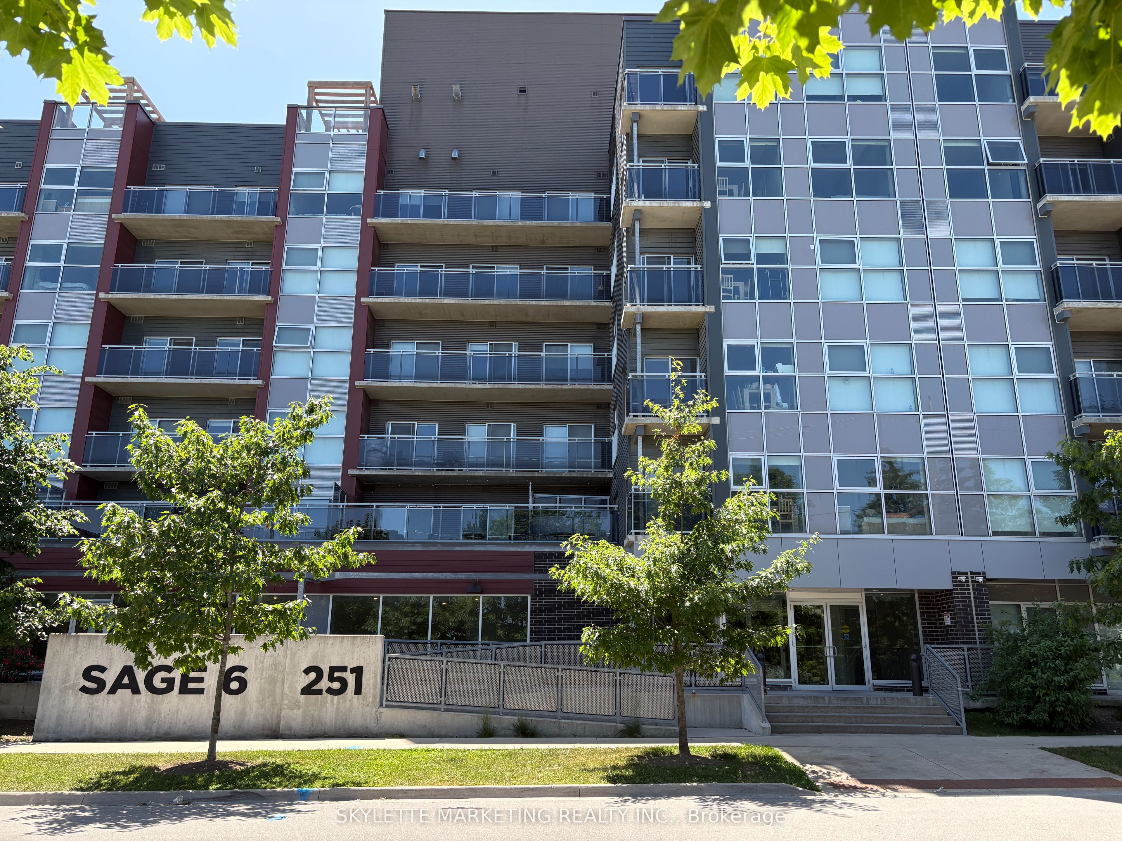 251 Hemlock Street 601 Property Photo 1