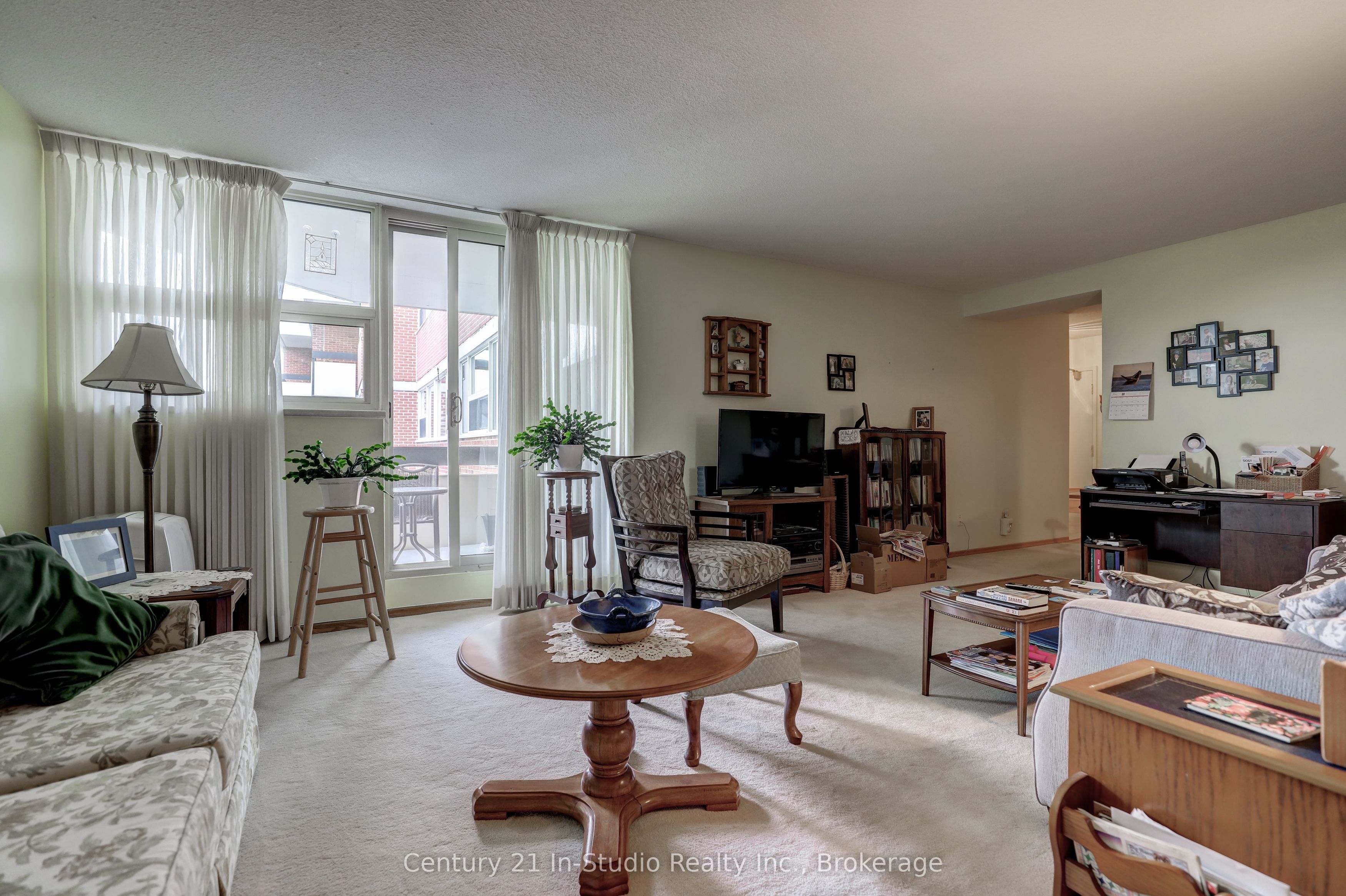 860 9 Street E 311 Property Photo 13