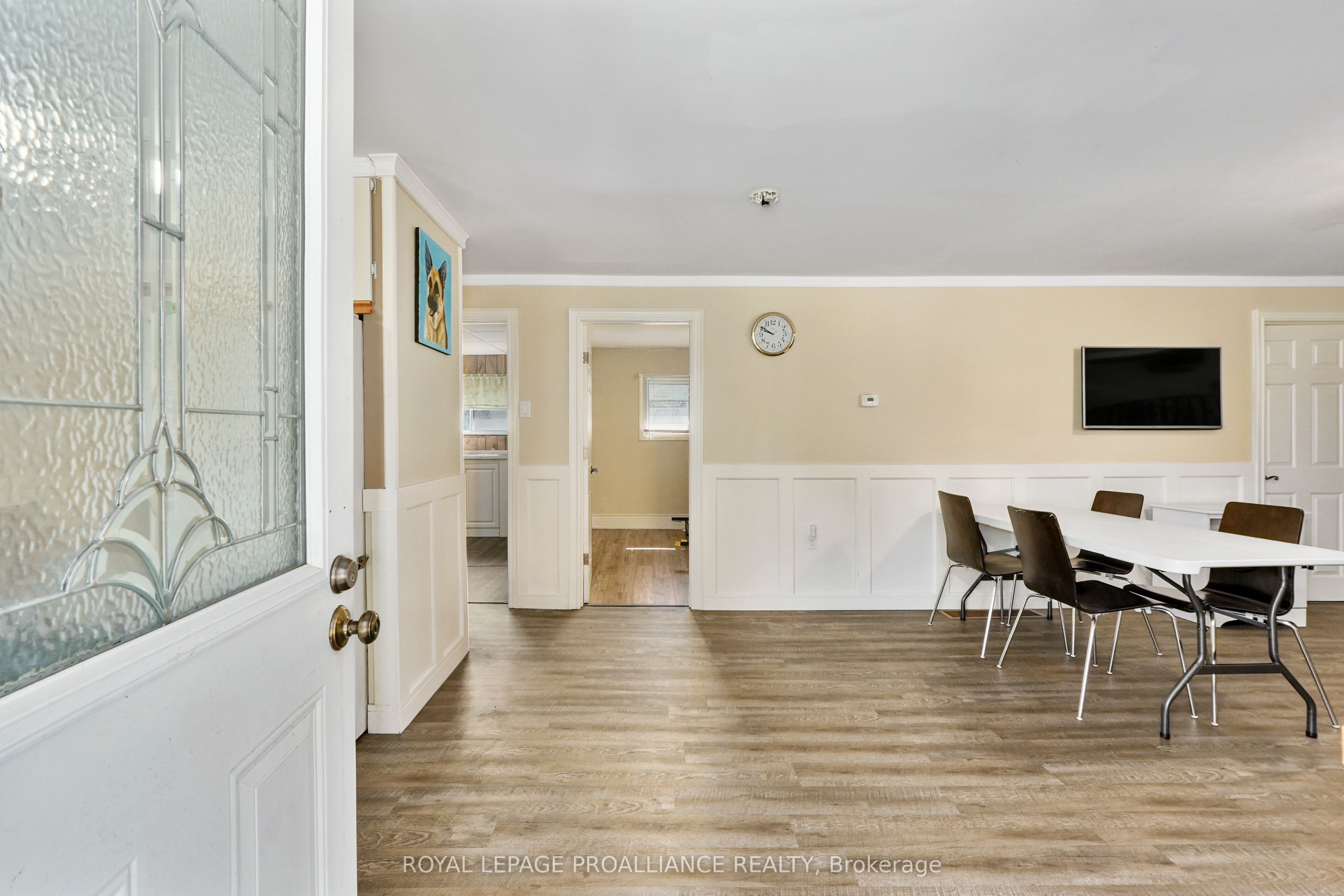 1827 2nd Line E Property Photo 3