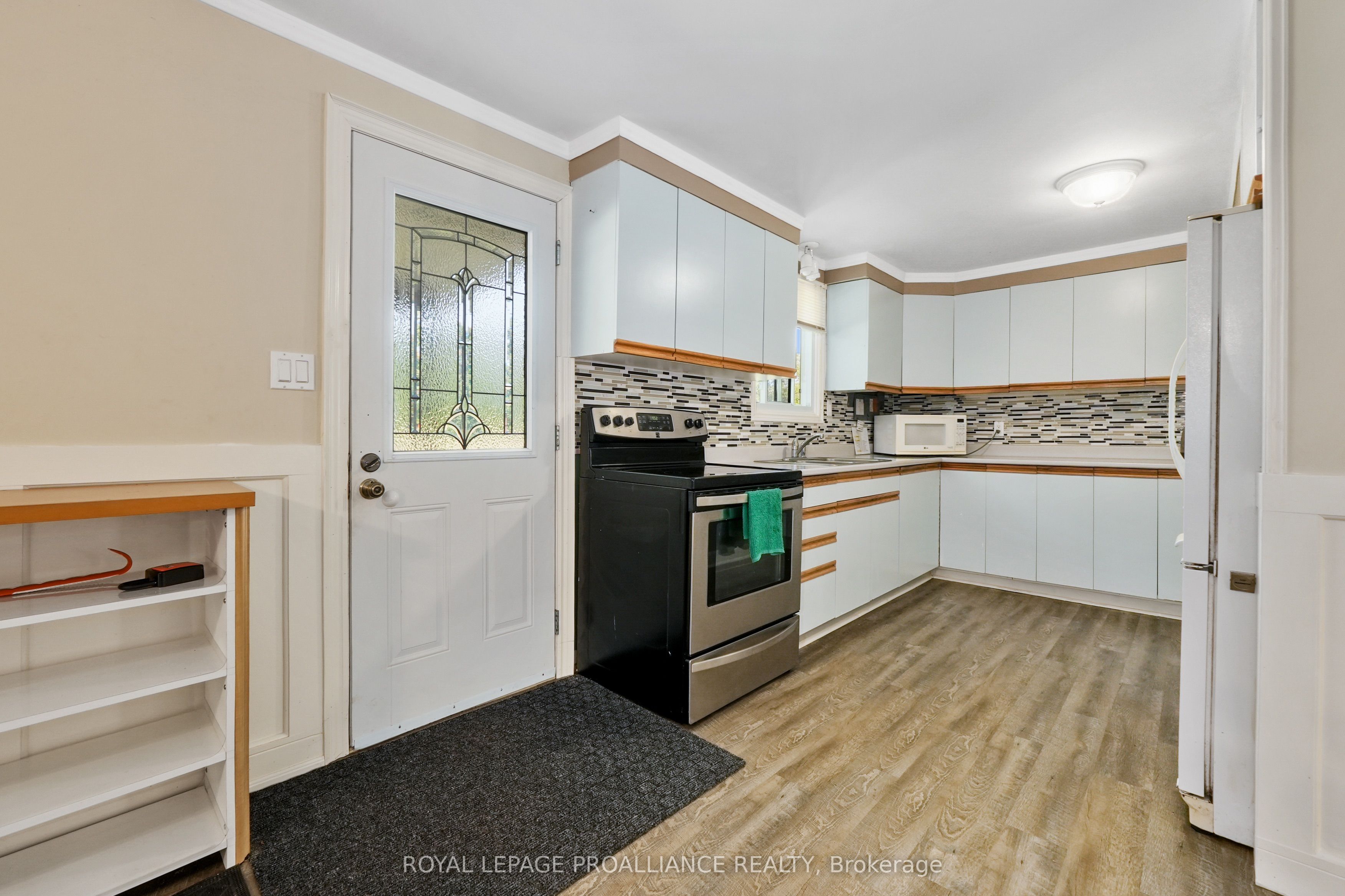 1827 2nd Line E Property Photo 4