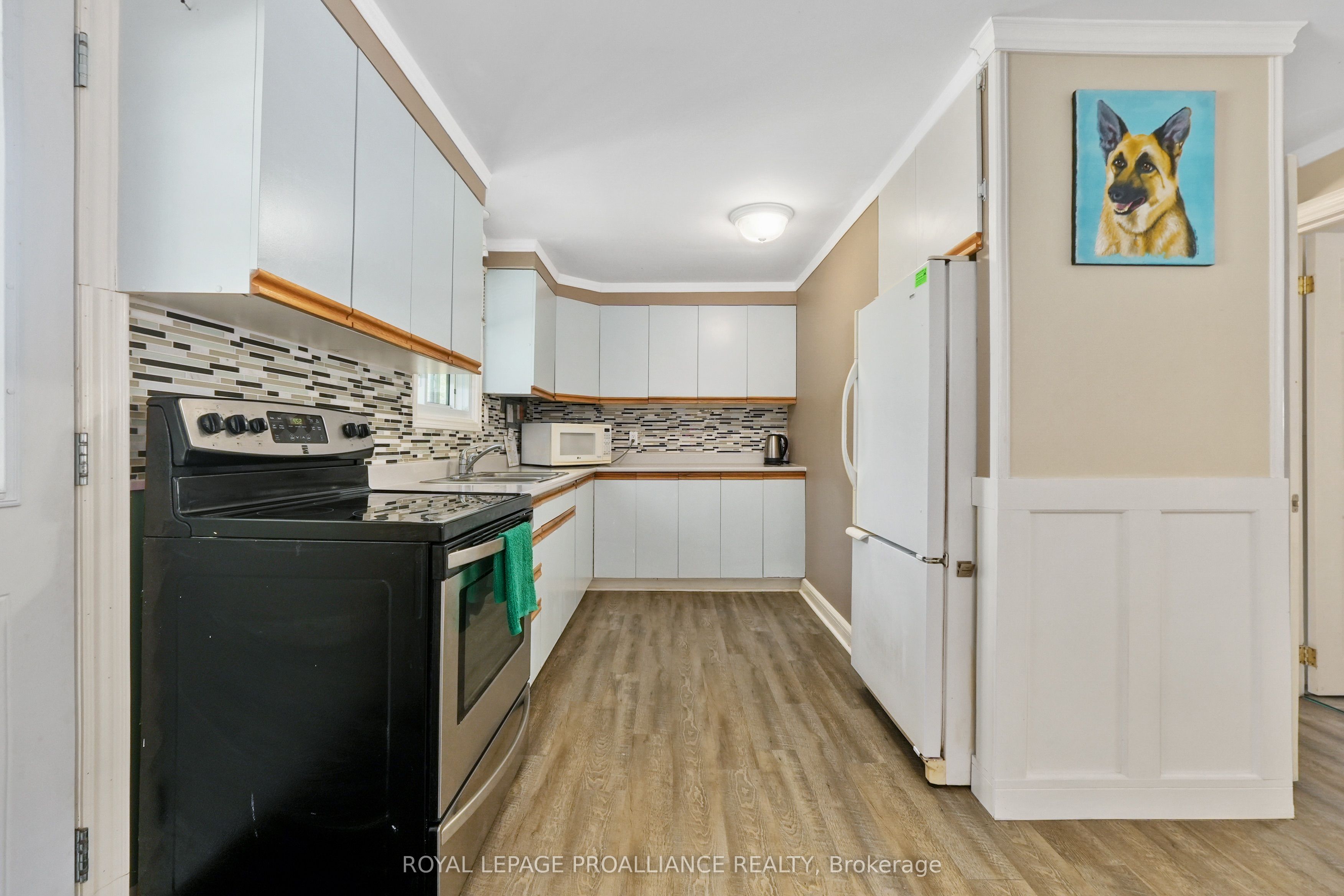1827 2nd Line E Property Photo 5
