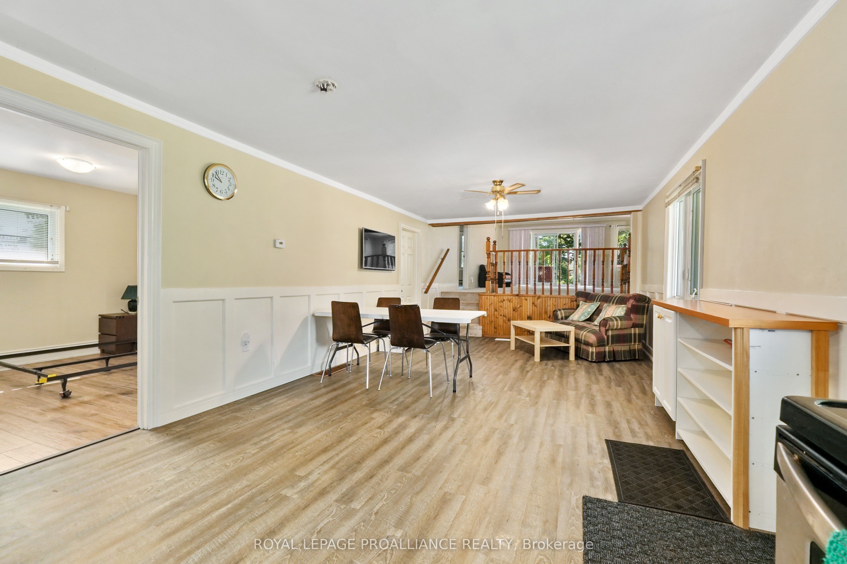 1827 2nd Line E Property Photo 8