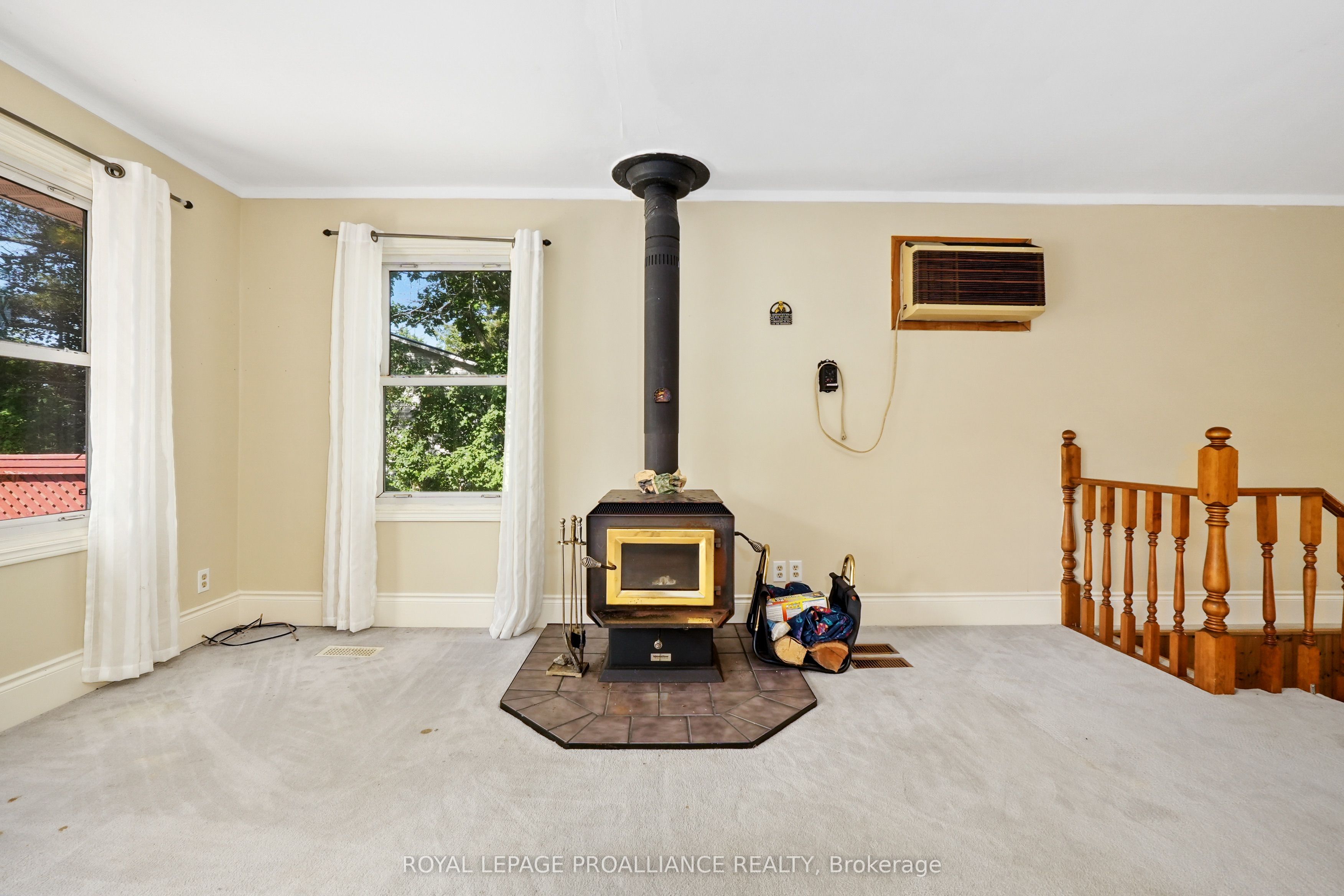 1827 2nd Line E Property Photo 14