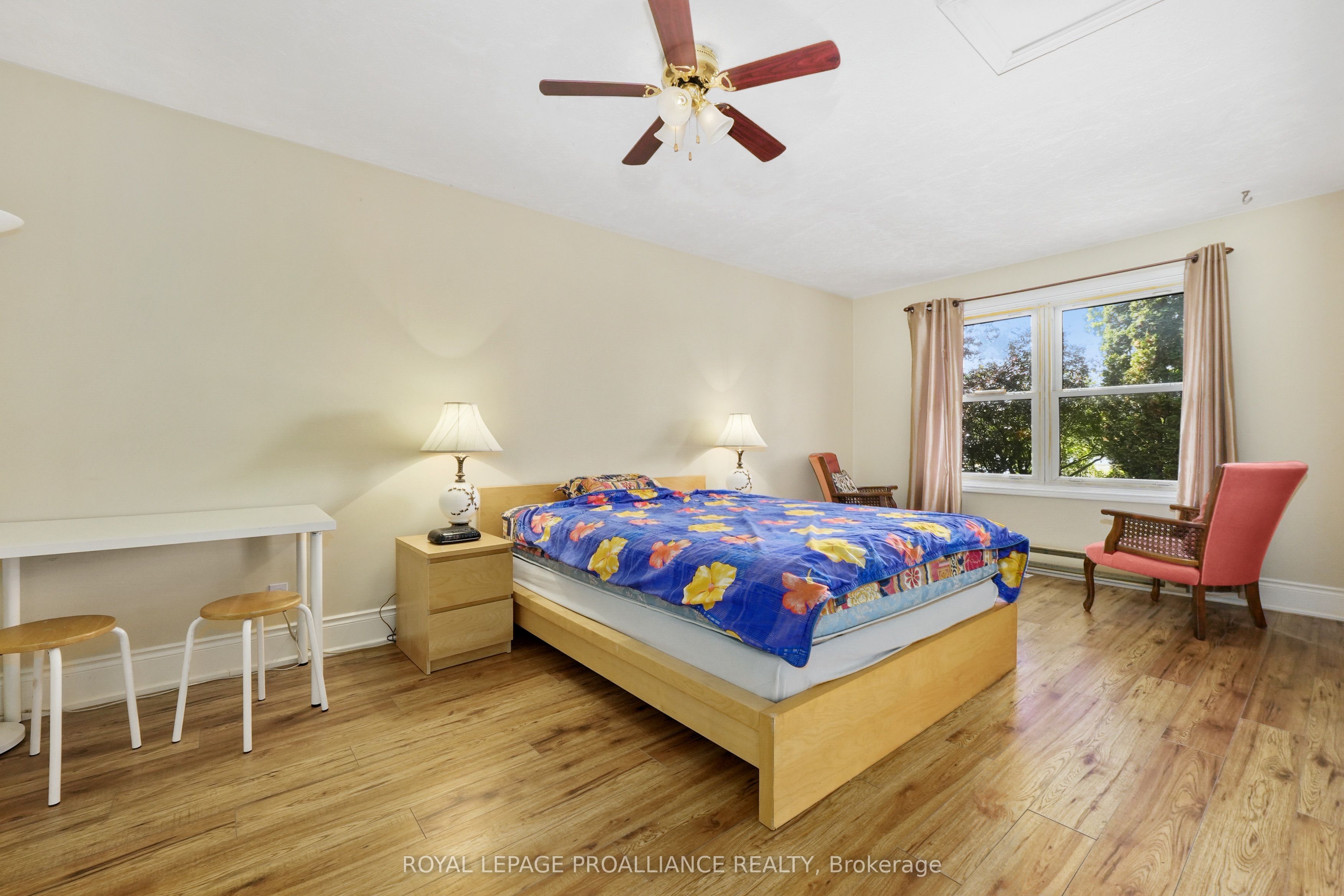 1827 2nd Line E Property Photo 15