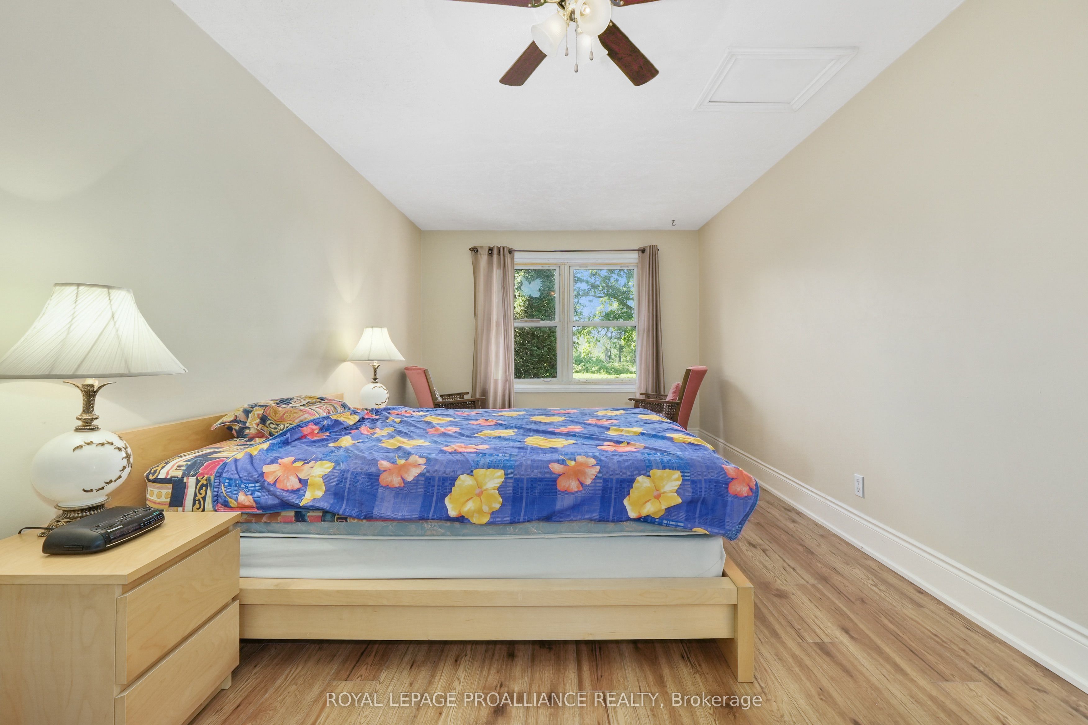 1827 2nd Line E Property Photo 16