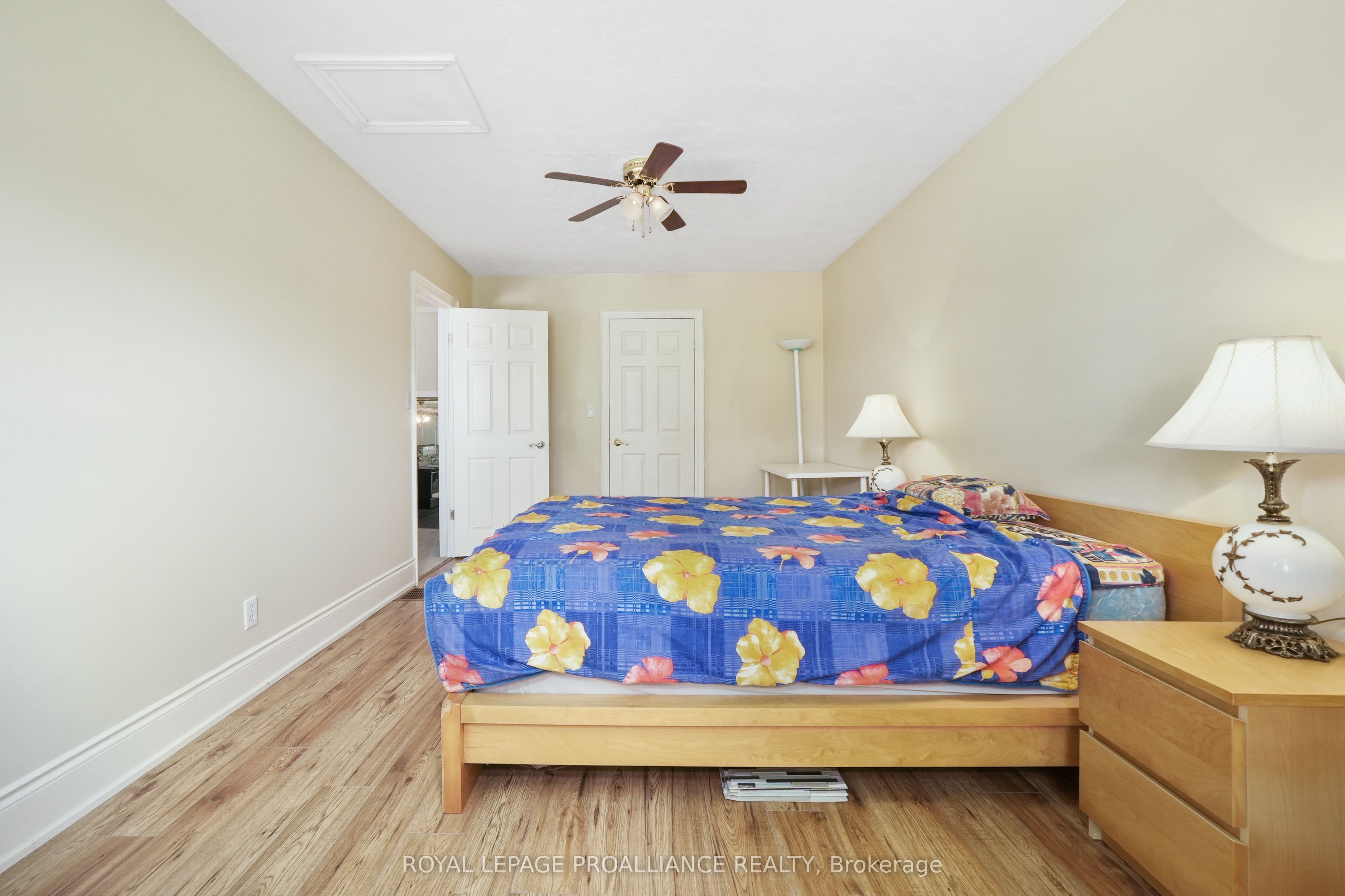 1827 2nd Line E Property Photo 18