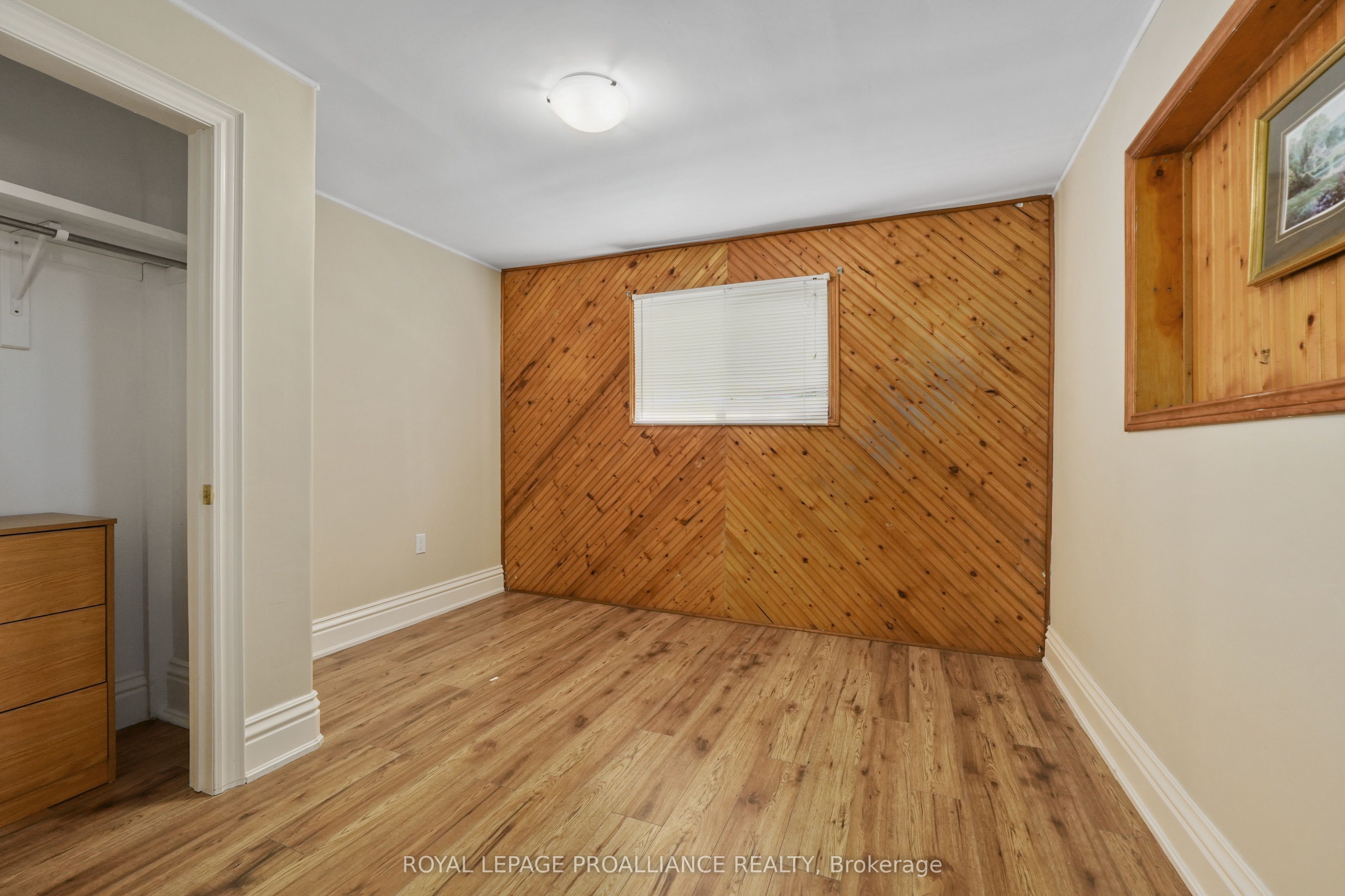 1827 2nd Line E Property Photo 22