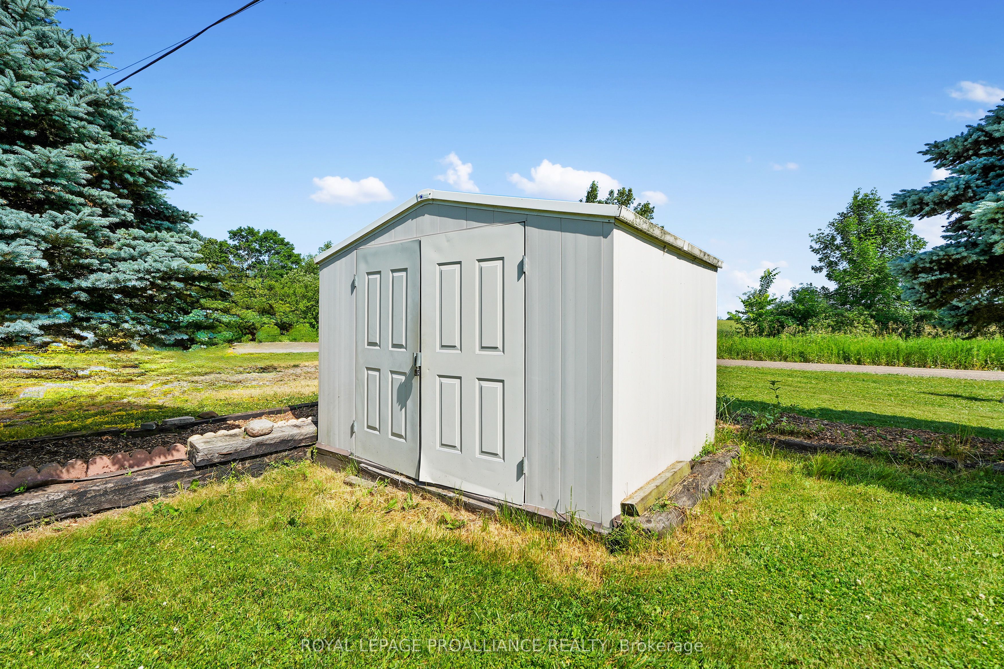 1827 2nd Line E Property Photo 37