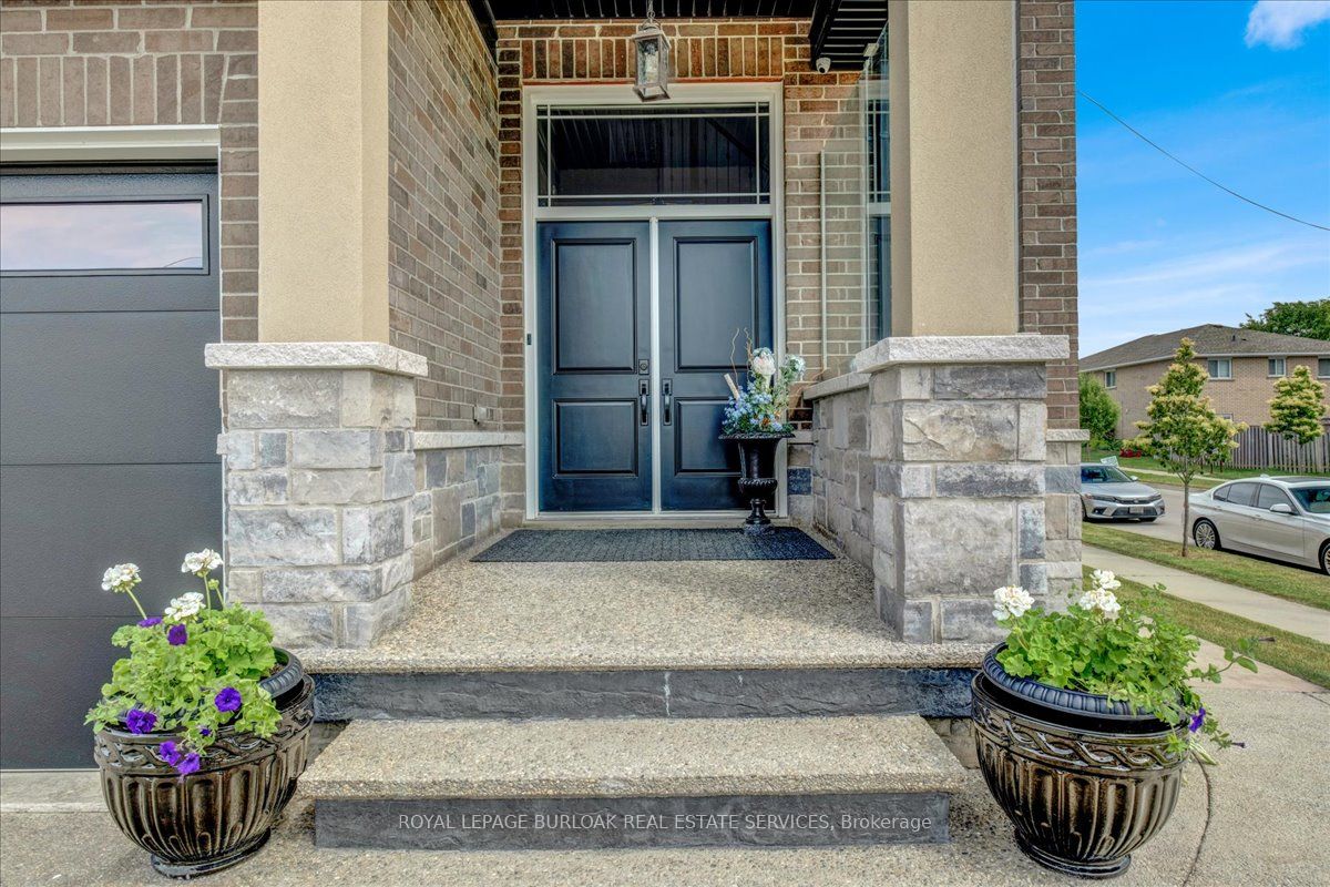 89 Eleanor Avenue Property Photo 2