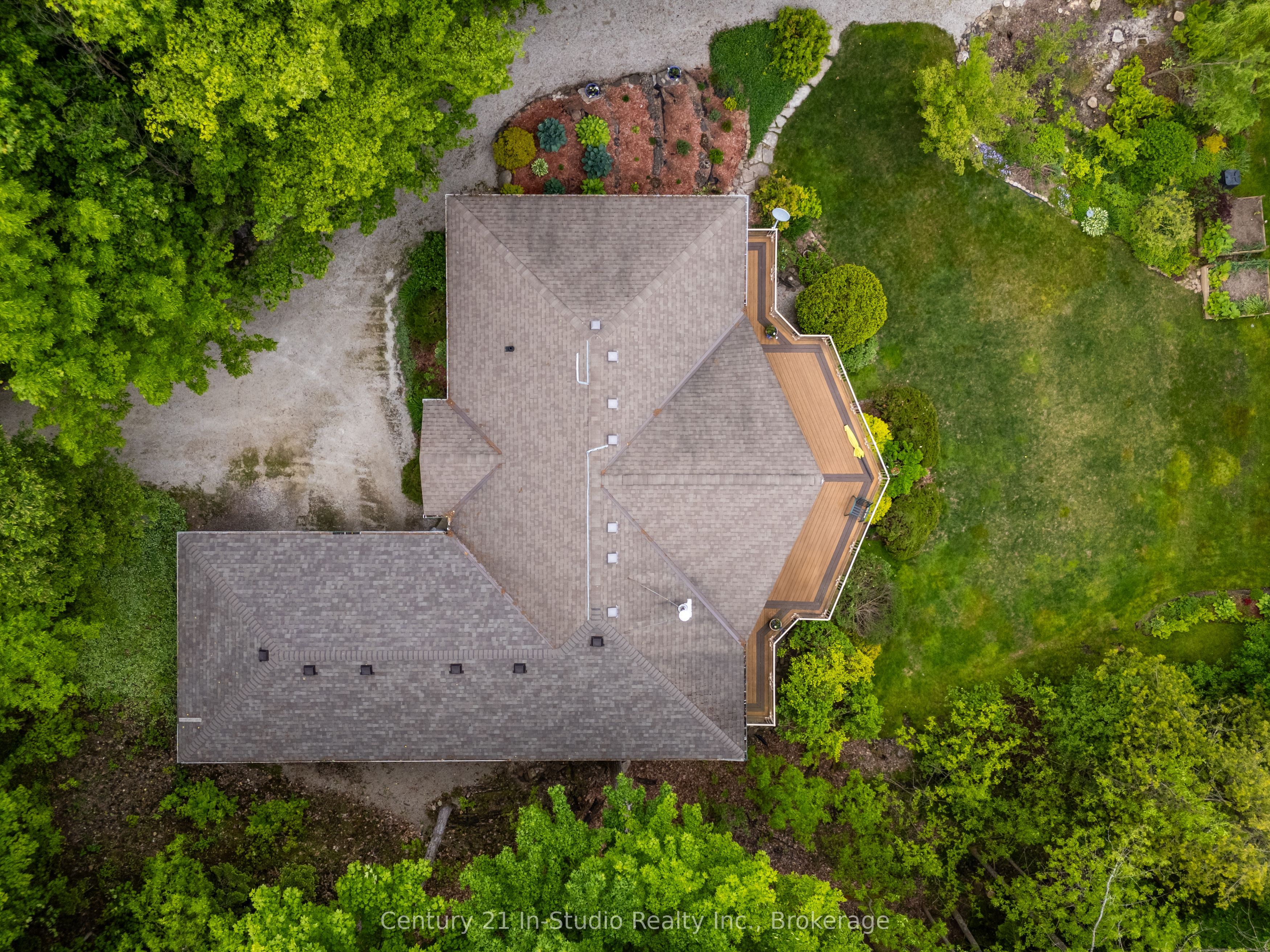 504877 Grey 1 Road Property Photo 18