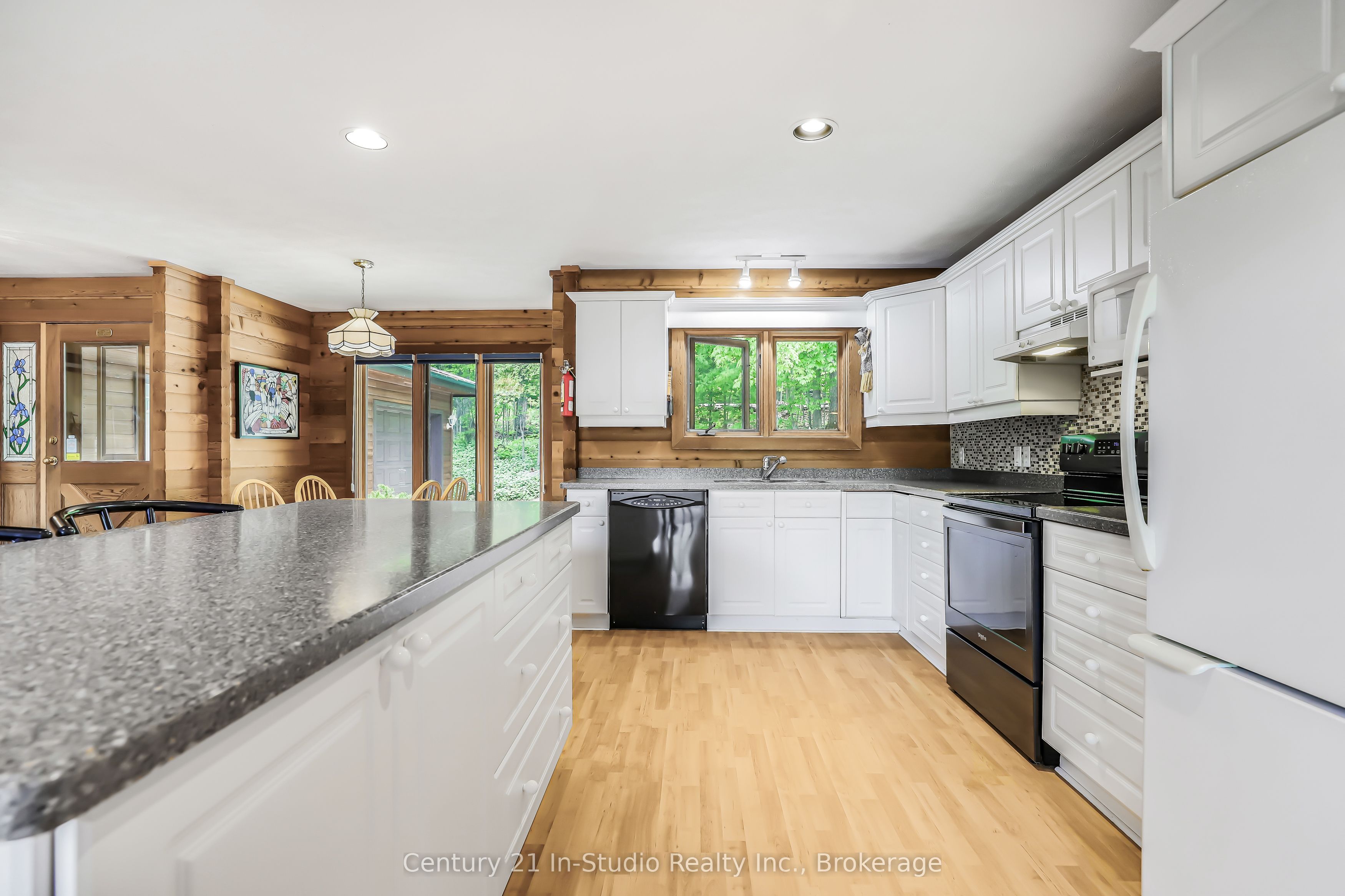 504877 Grey 1 Road Property Photo 33