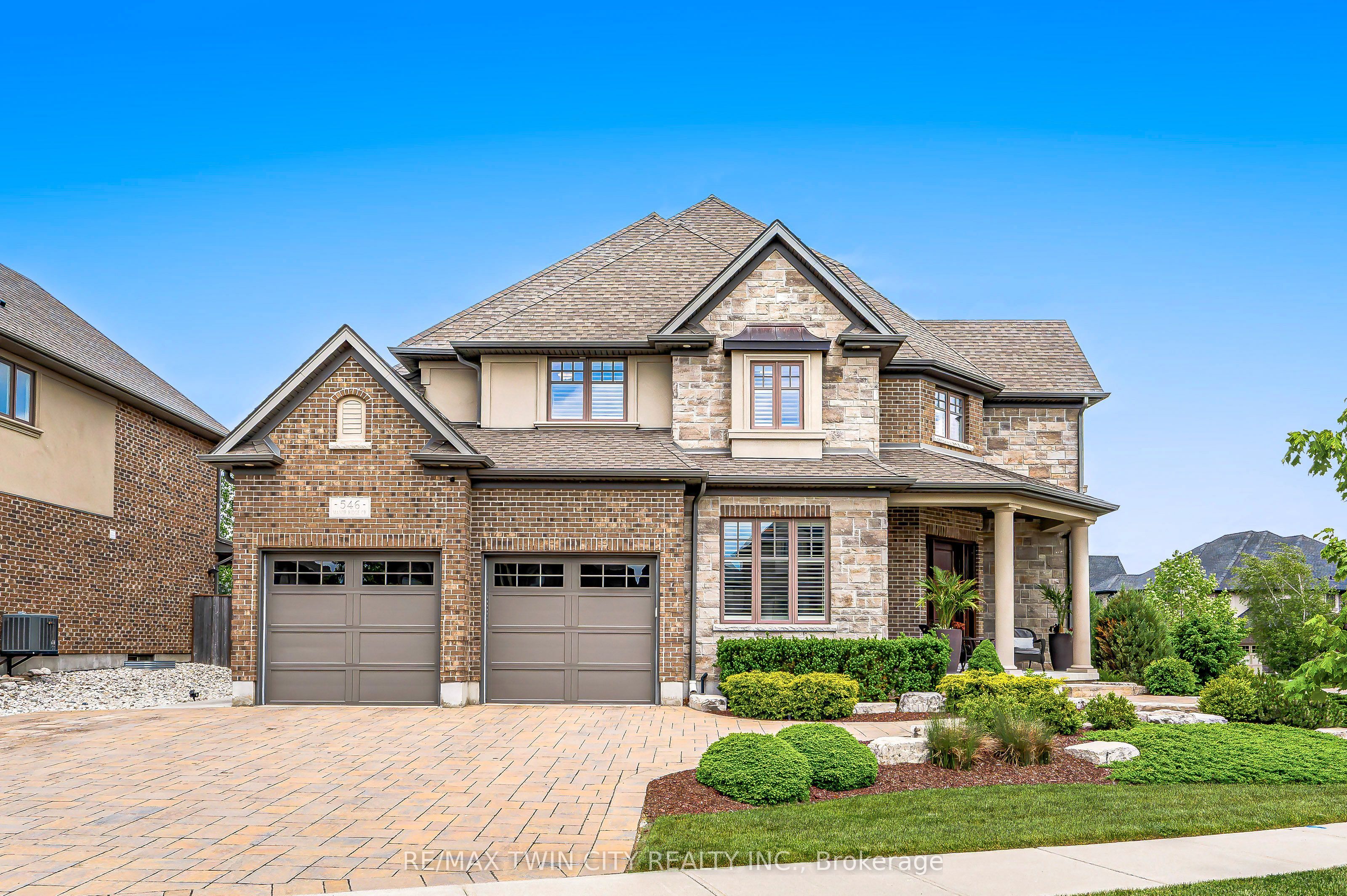 546 Manor Ridge Crescent Property Photo 6