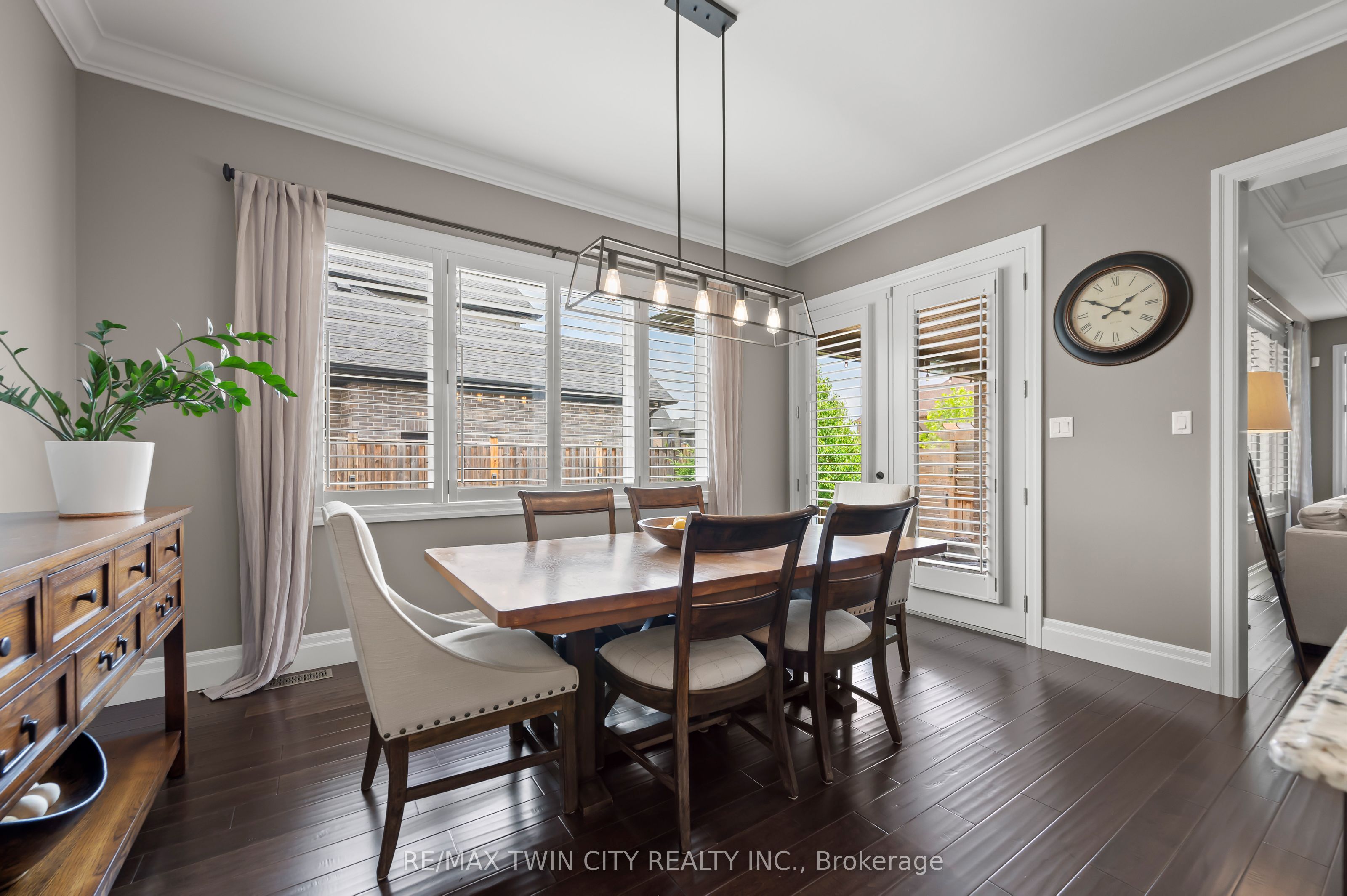 546 Manor Ridge Crescent Property Photo 20