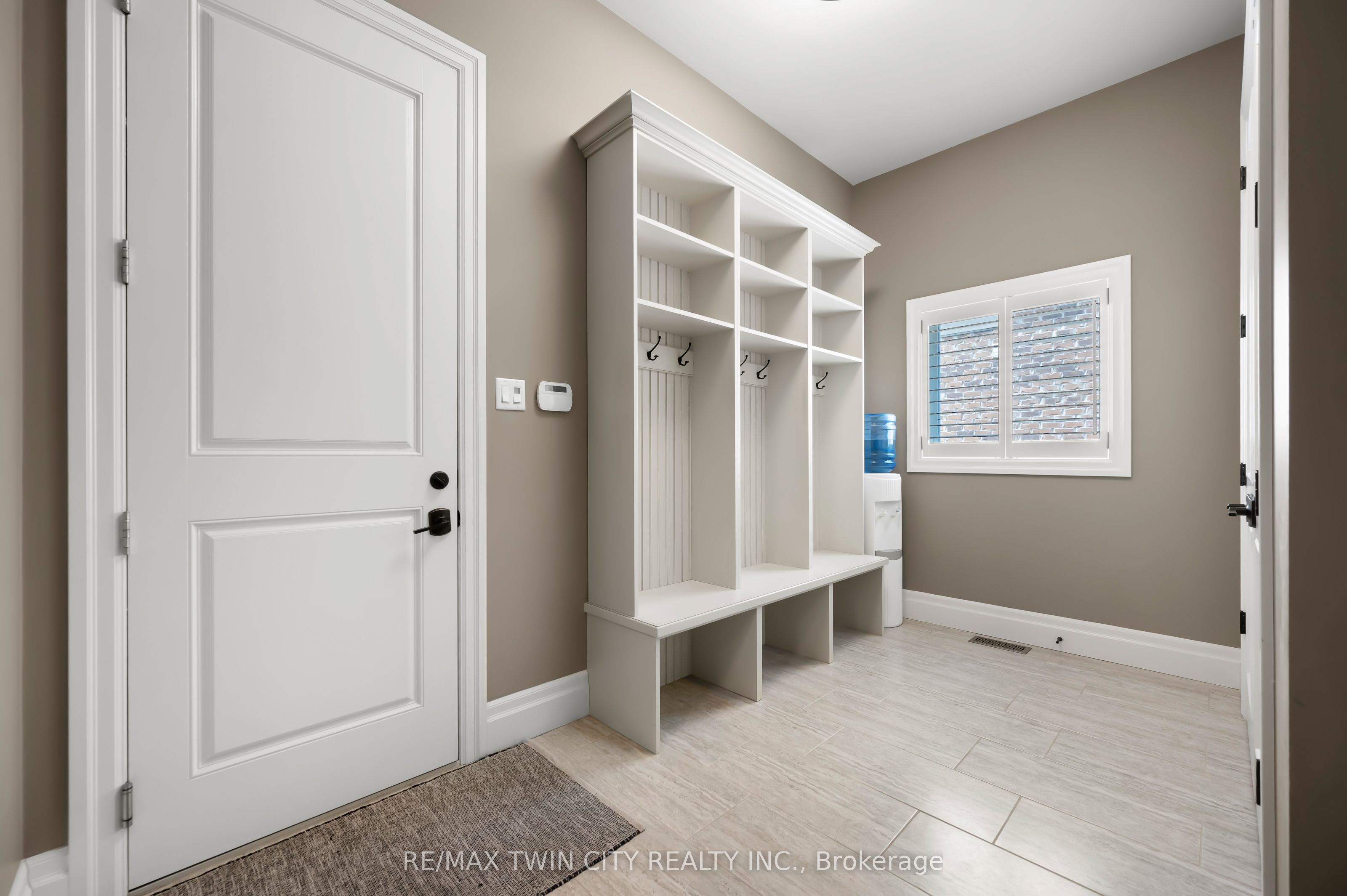 546 Manor Ridge Crescent Property Photo 23