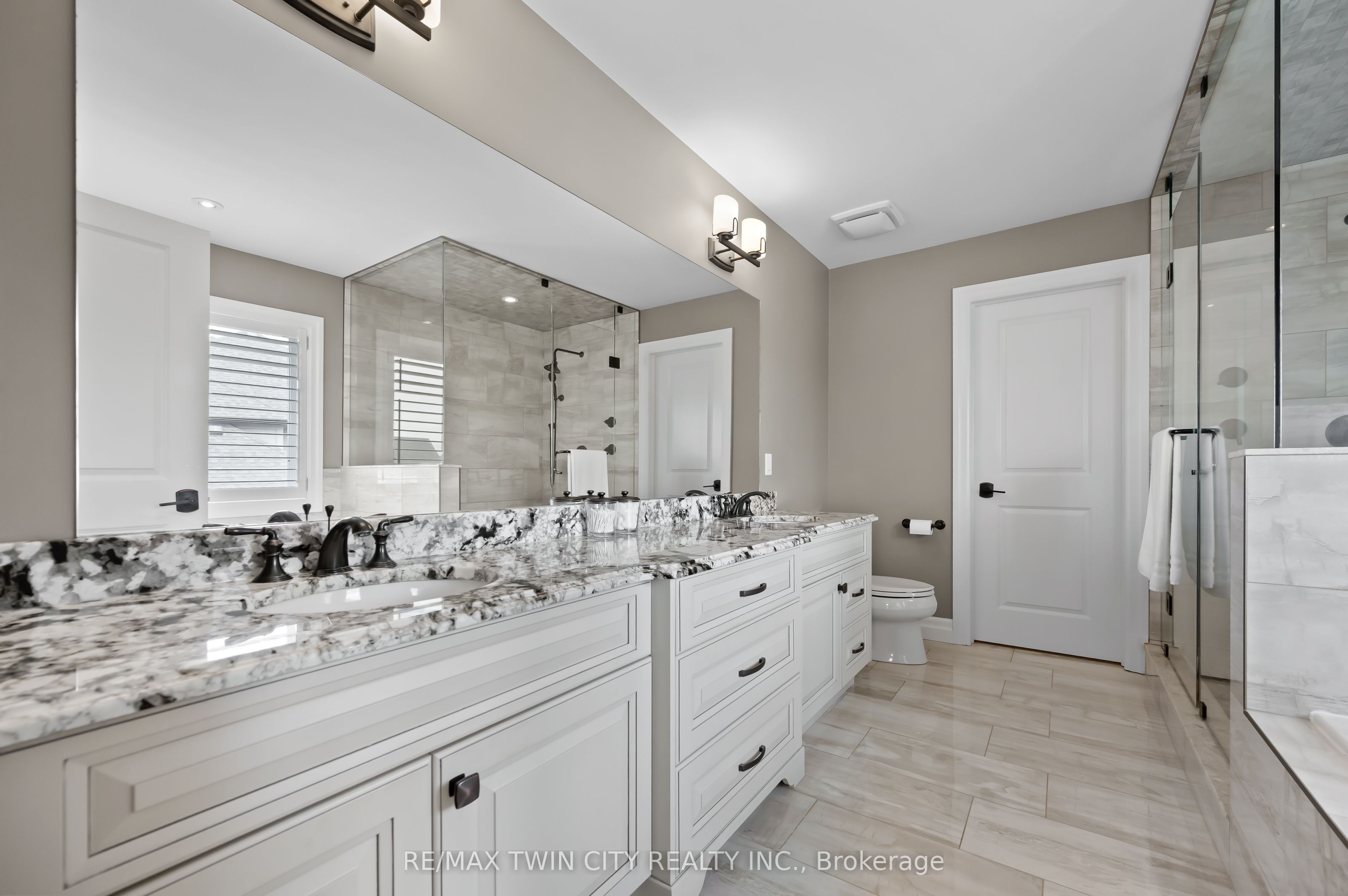 546 Manor Ridge Crescent Property Photo 26