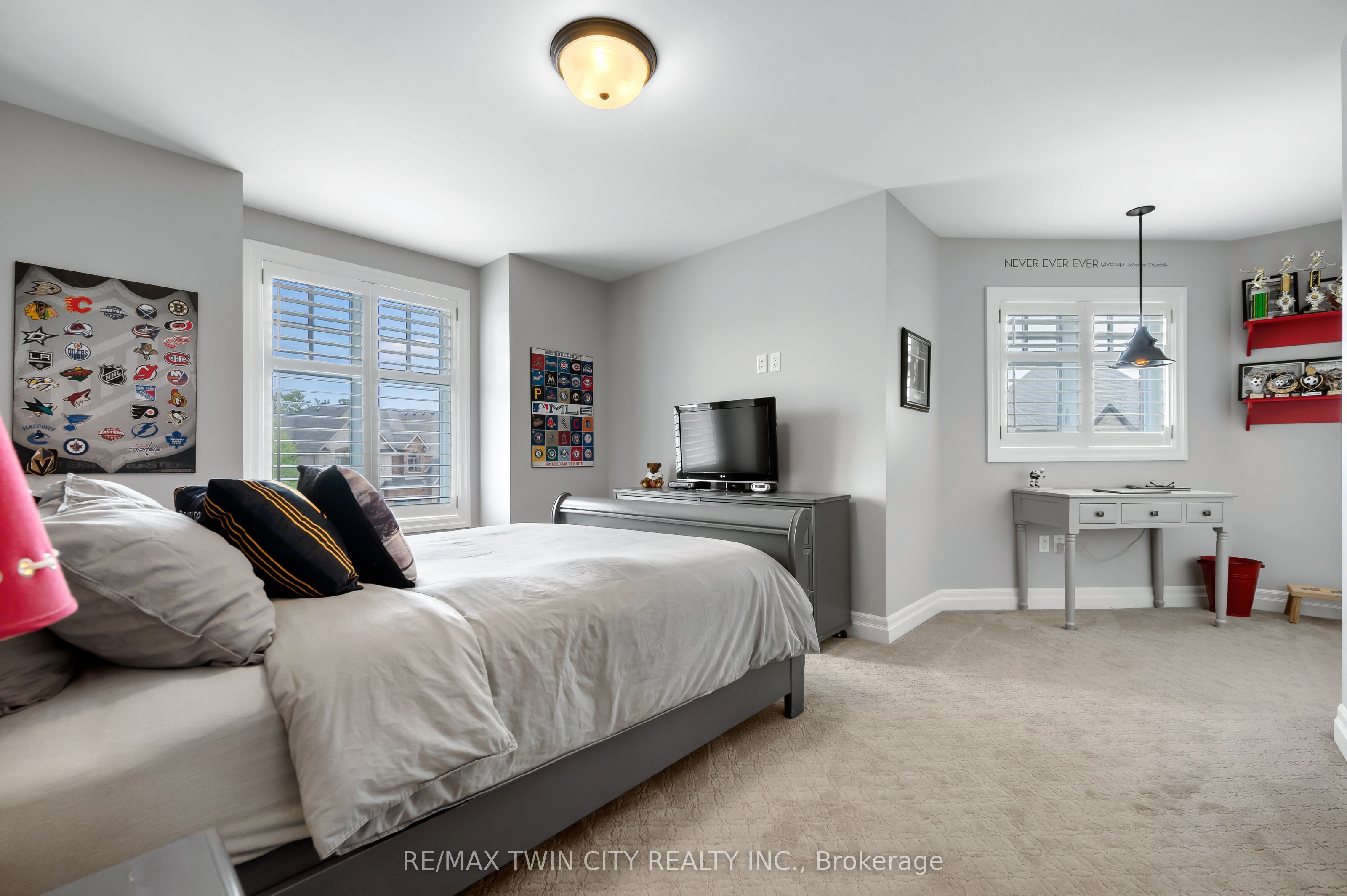 546 Manor Ridge Crescent Property Photo 28