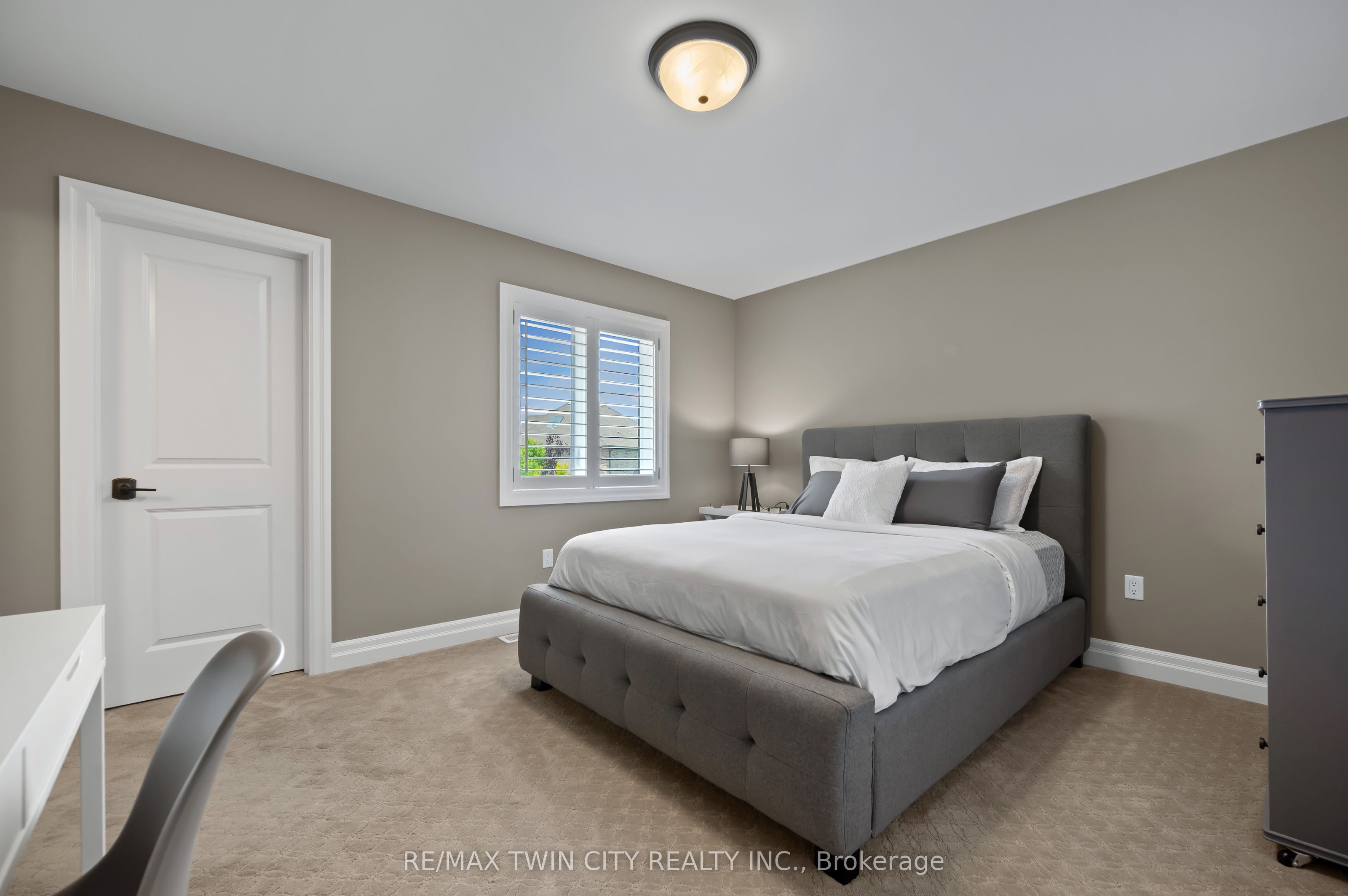 546 Manor Ridge Crescent Property Photo 31