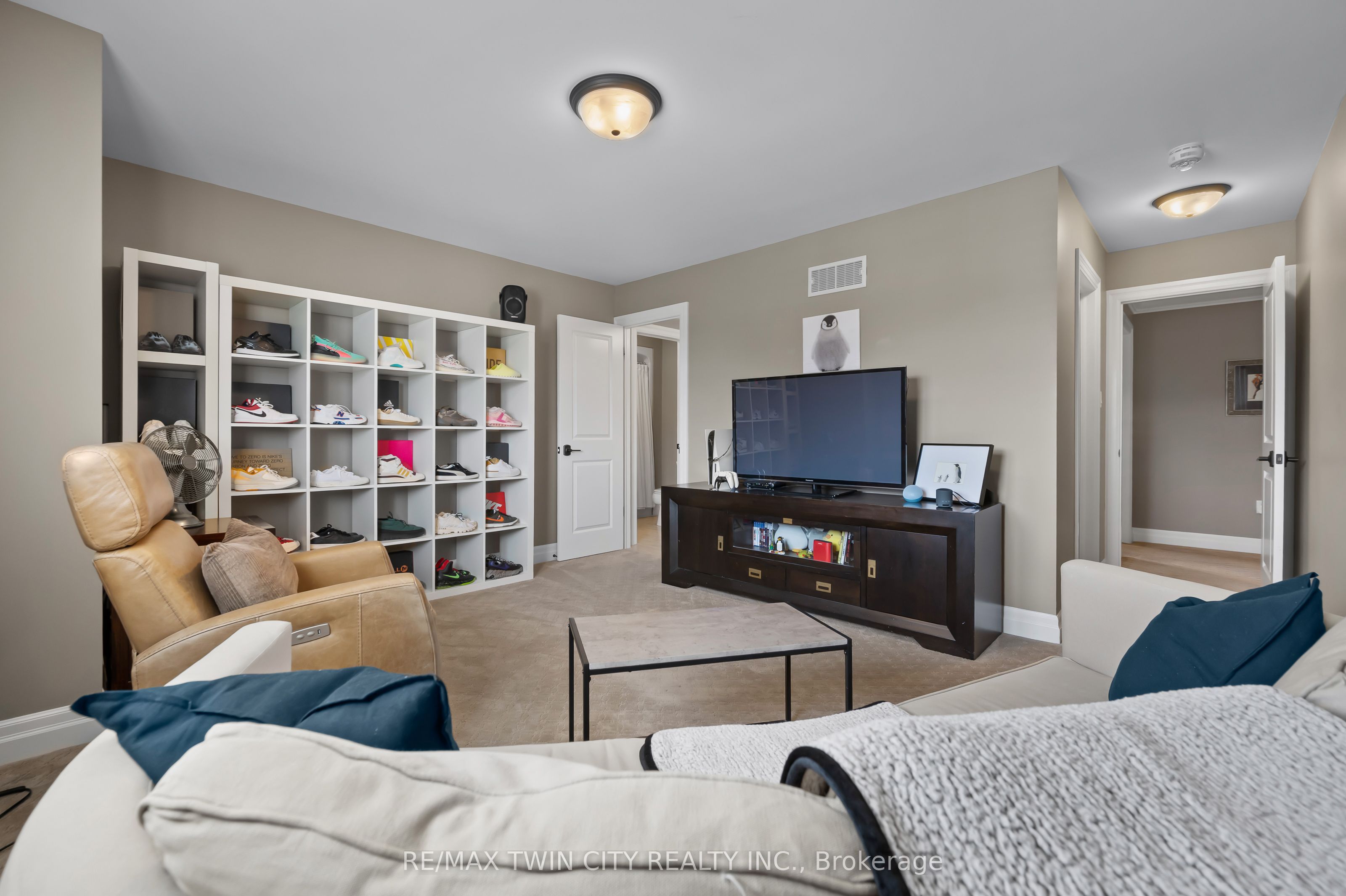 546 Manor Ridge Crescent Property Photo 34