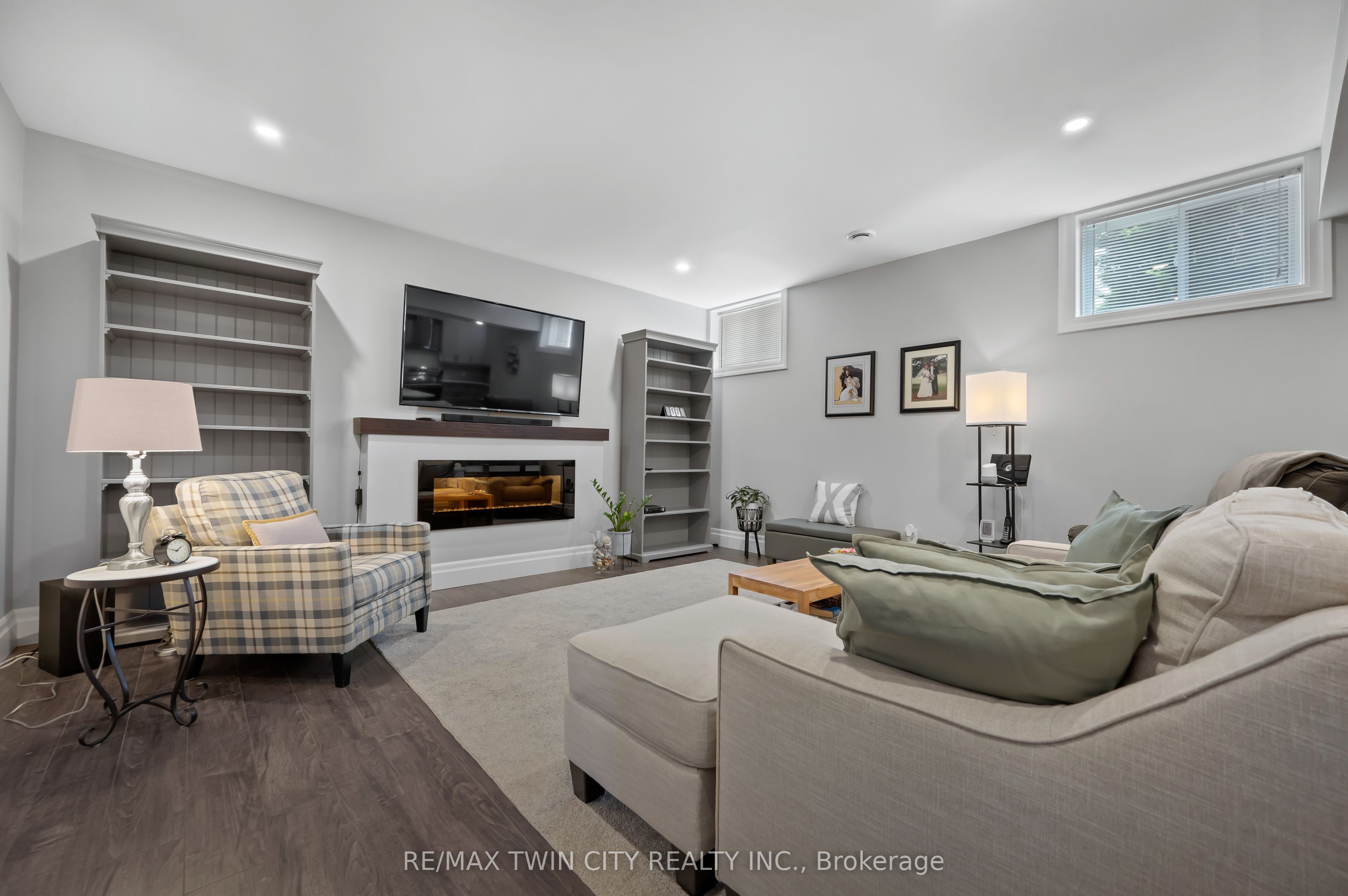 546 Manor Ridge Crescent Property Photo 41