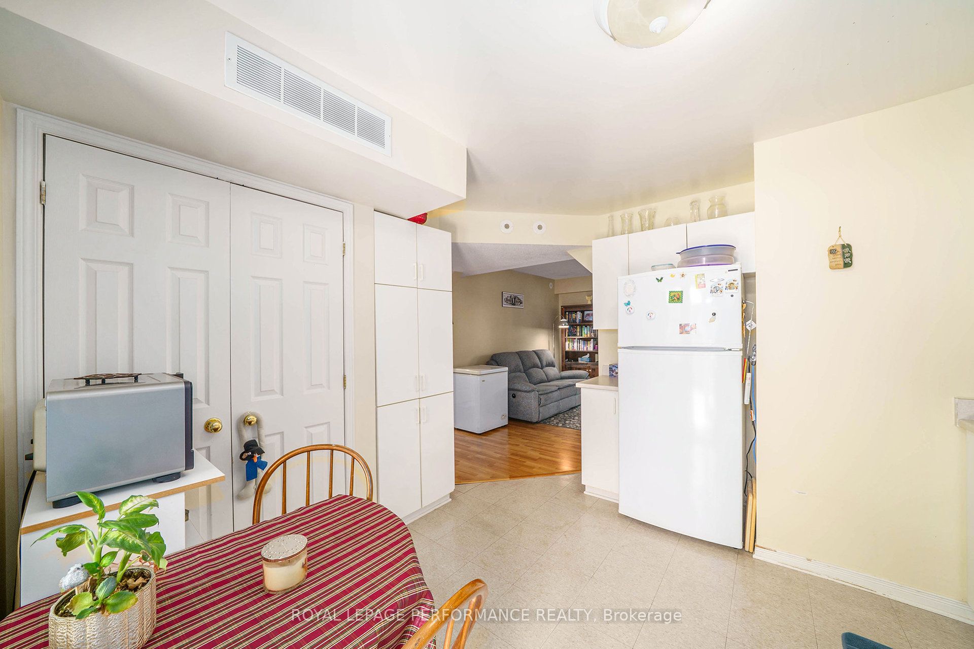 2540 Market Street Property Photo 7