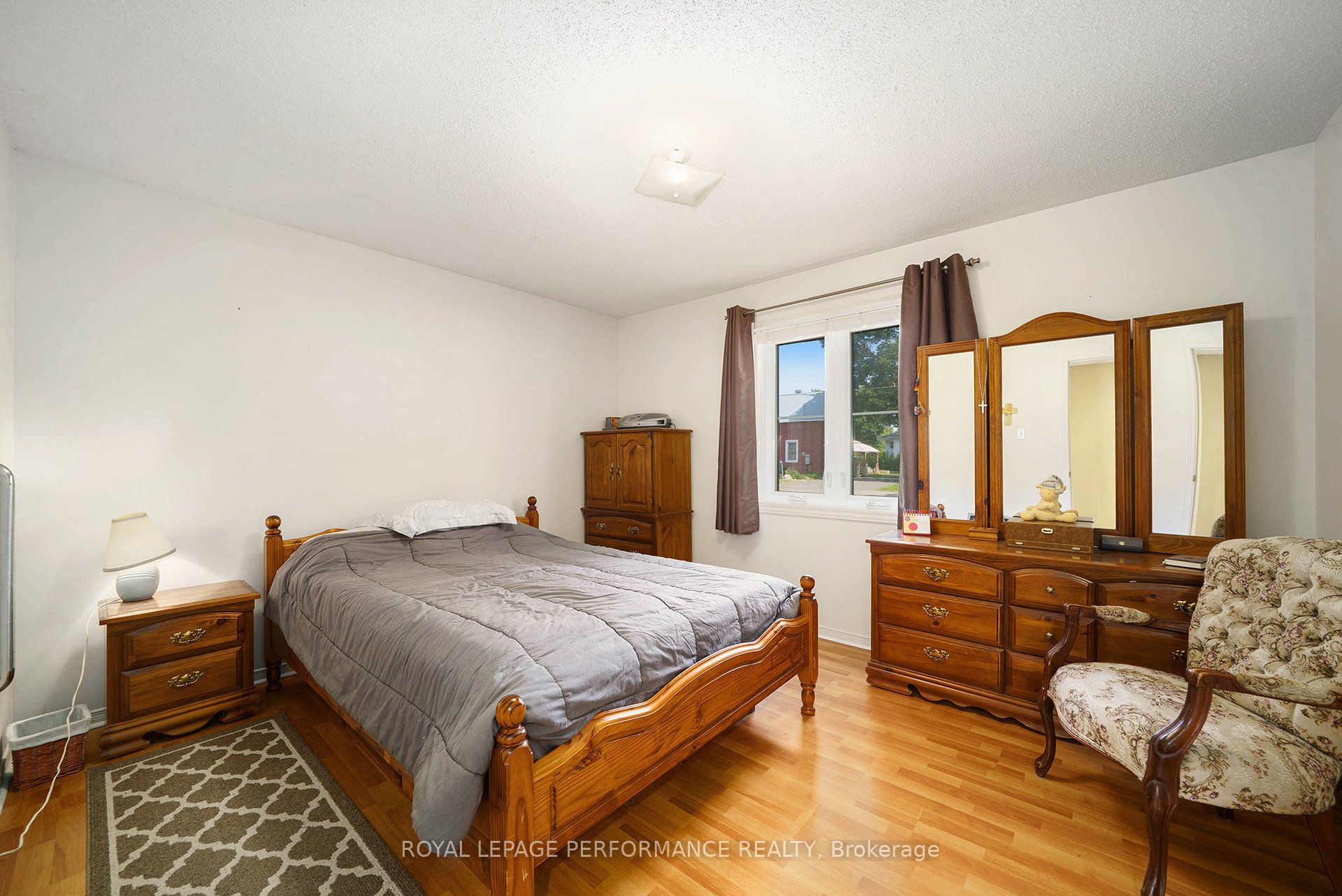 2540 Market Street Property Photo 9