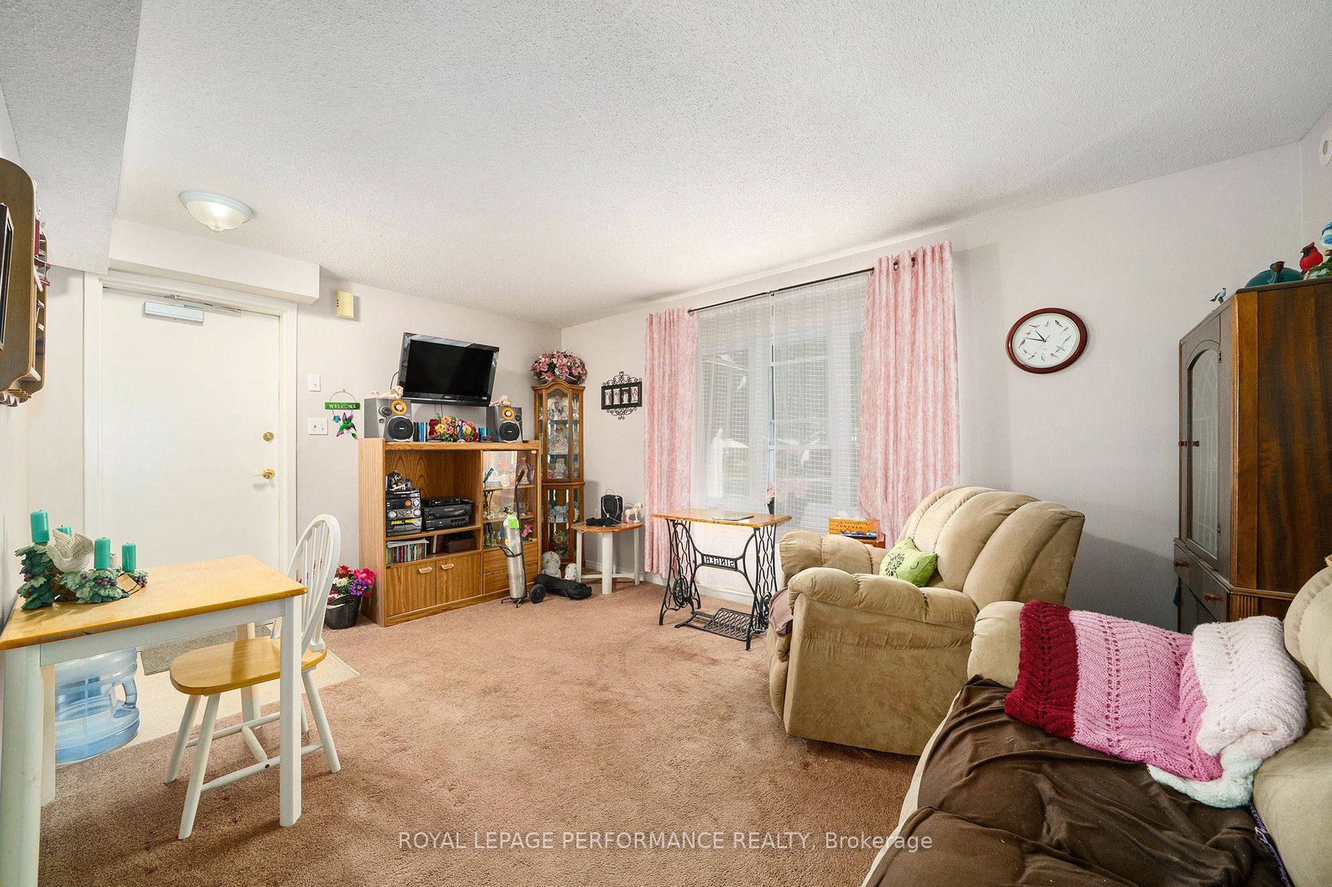 2540 Market Street Property Photo 14