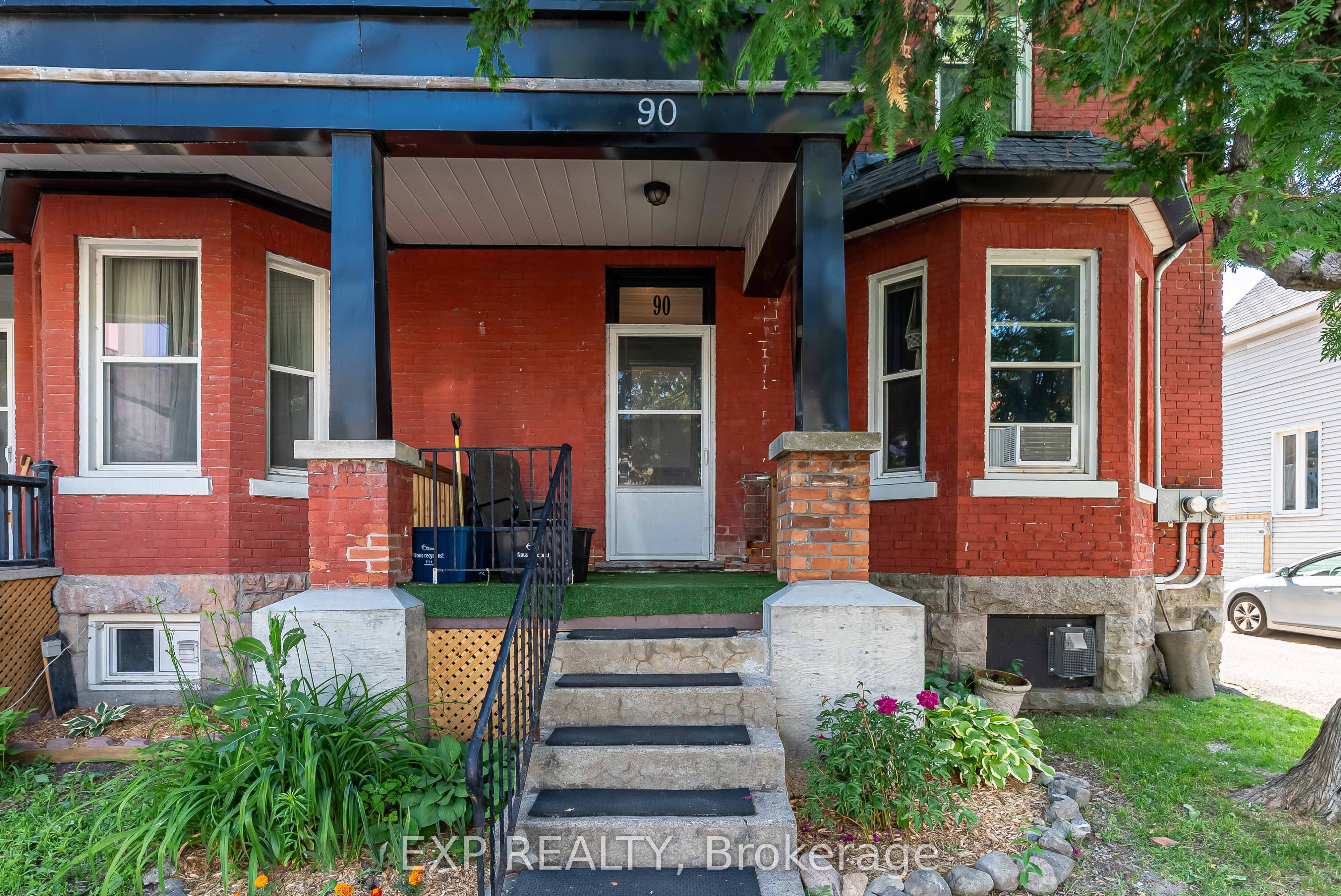 90 Cambridge St N Property Photo 1