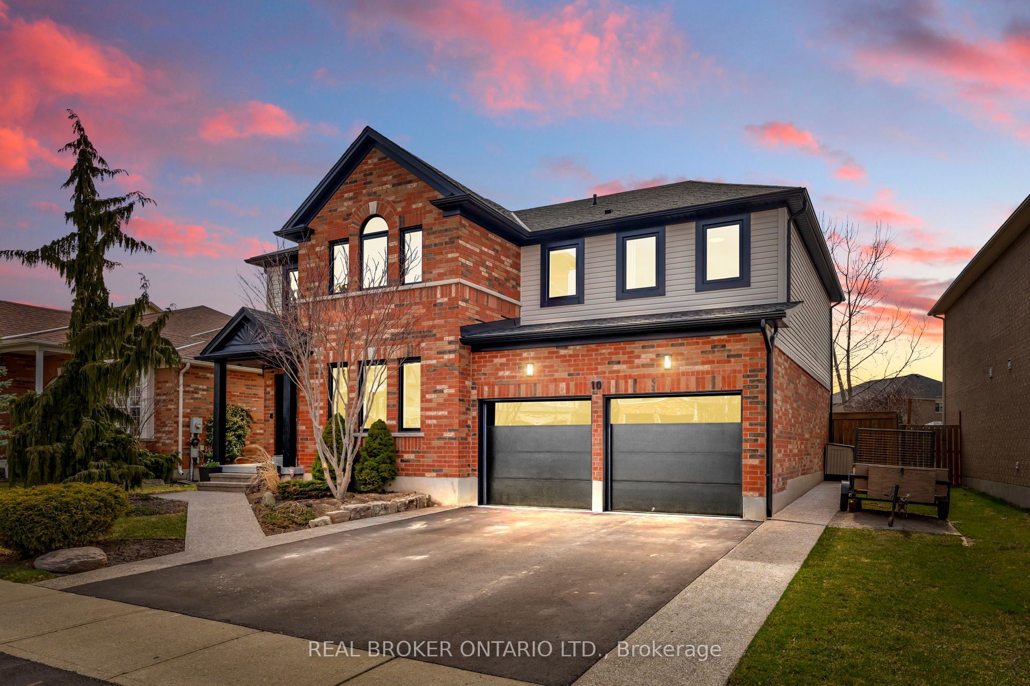 10 Hoodless Court Property Photo 1