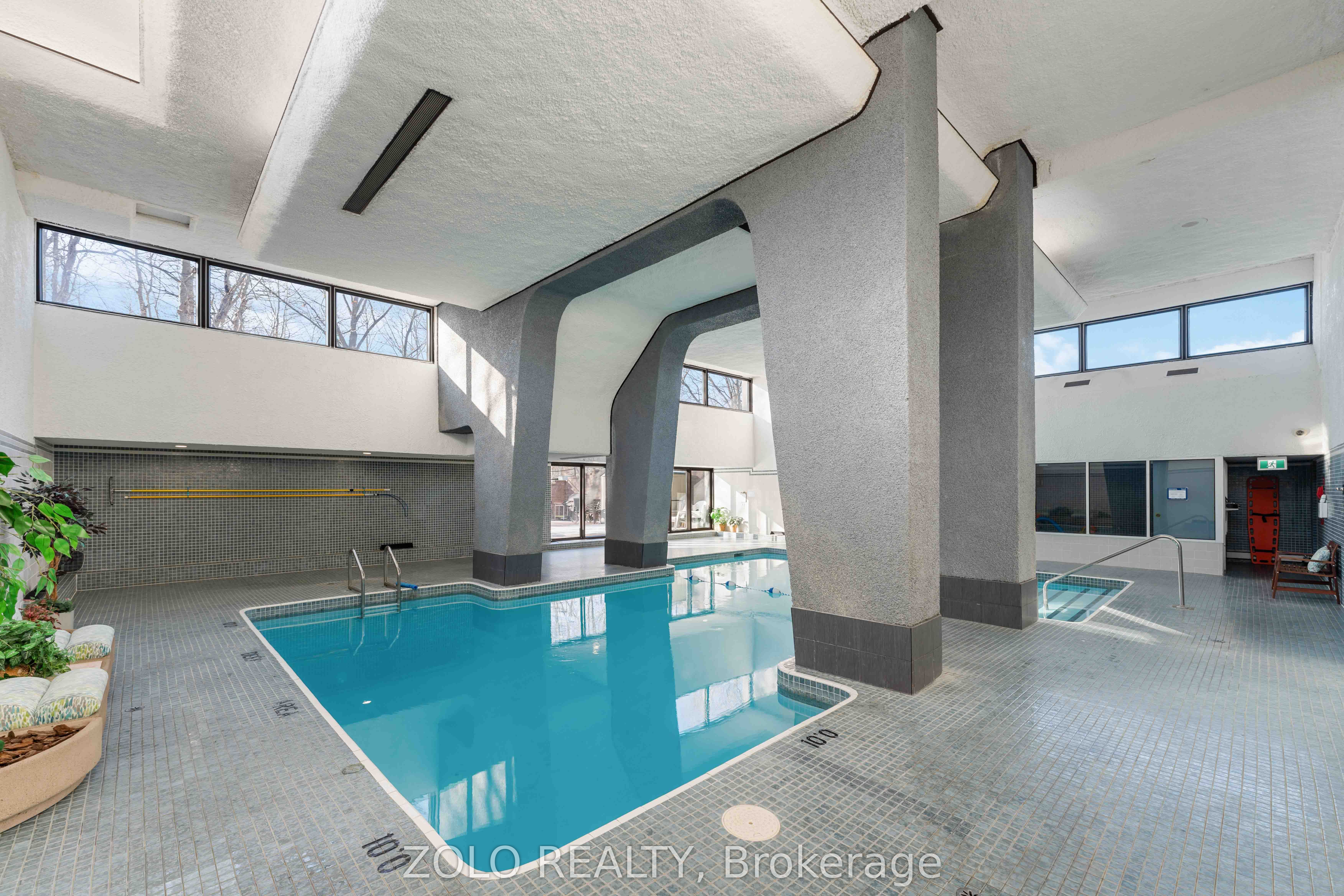 #201 - 415 Greenview Avenue Property Photo 1