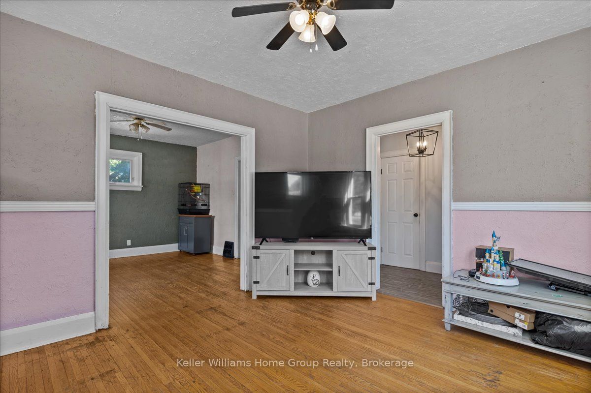 138 Frederick Street E Property Photo 9