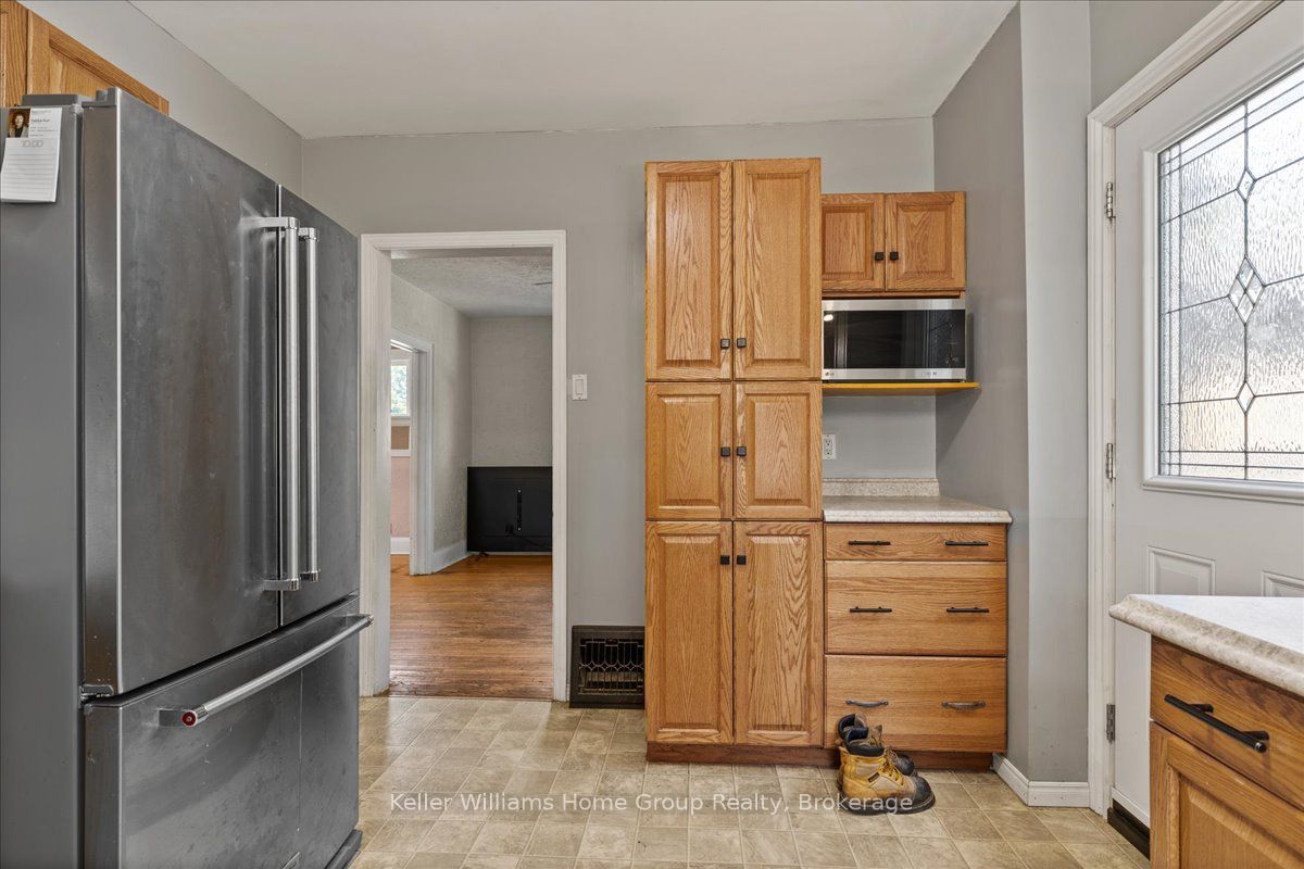 138 Frederick Street E Property Photo 12