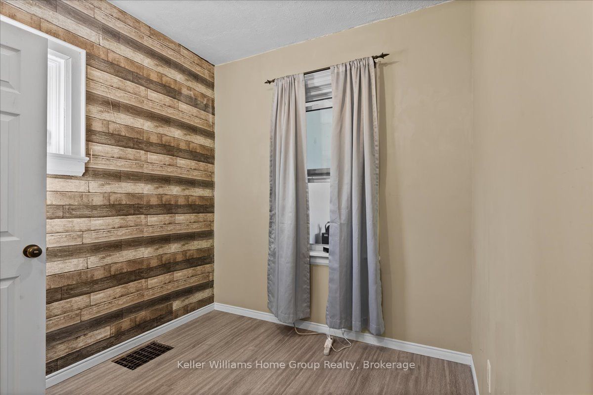 138 Frederick Street E Property Photo 14