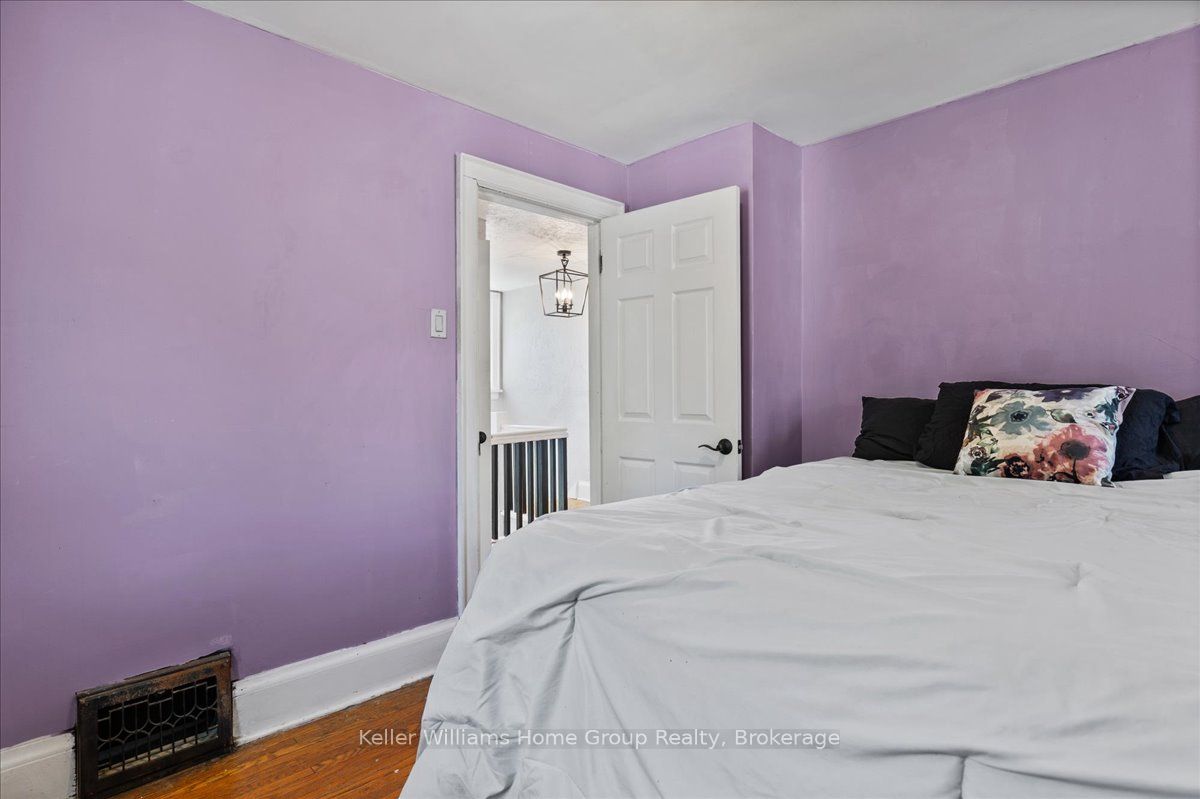 138 Frederick Street E Property Photo 22