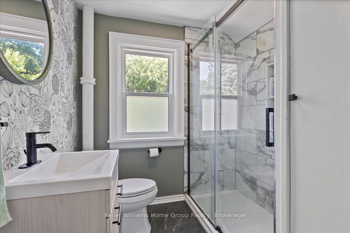 138 Frederick Street E Property Photo 23