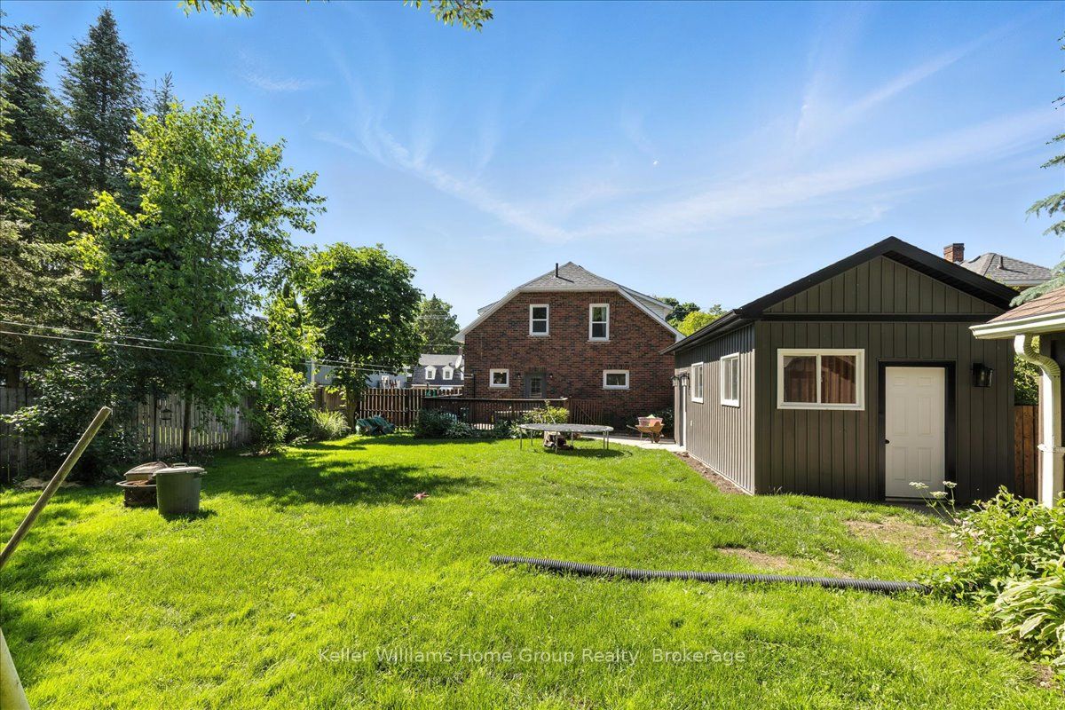 138 Frederick Street E Property Photo 29