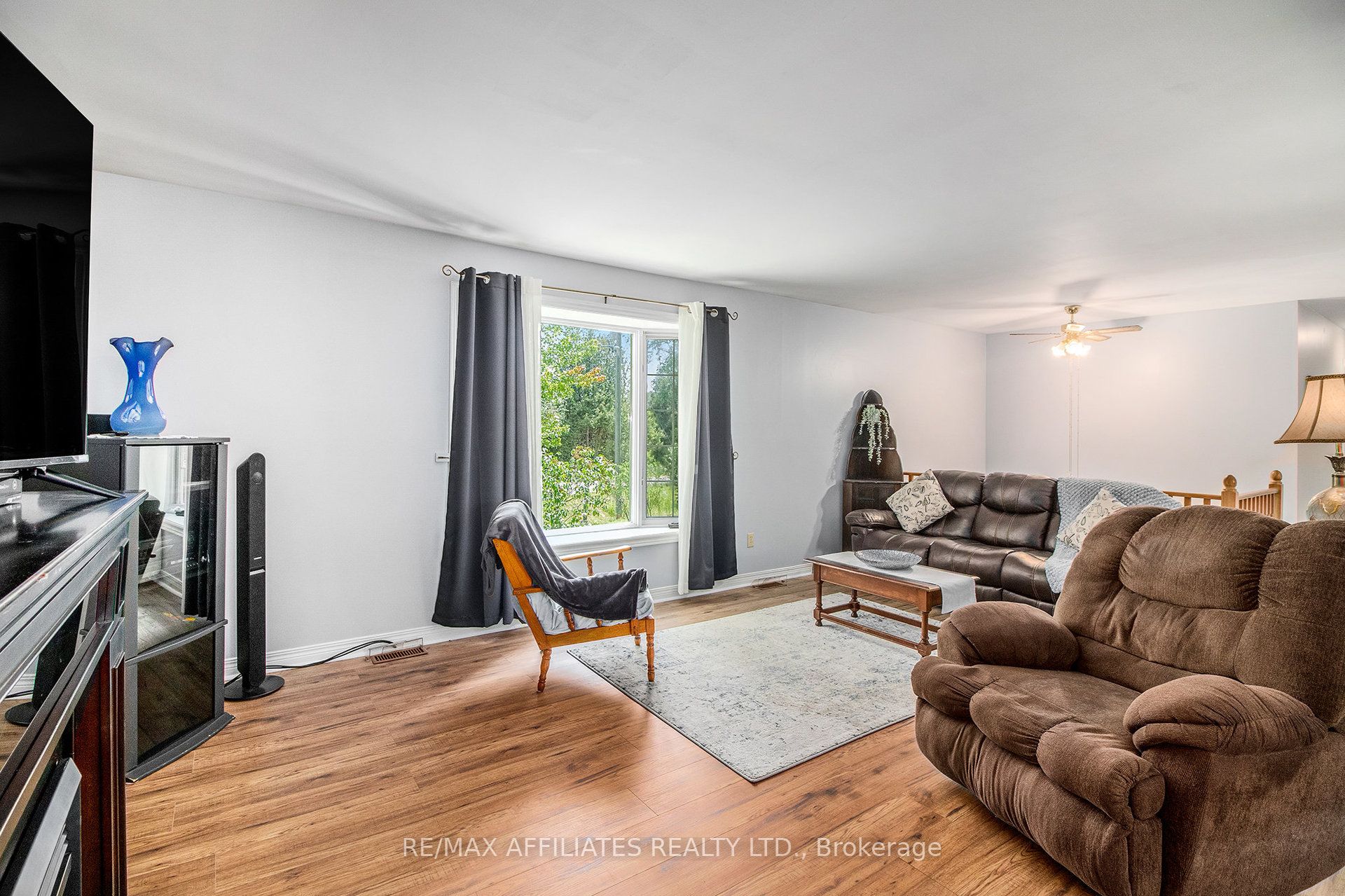 9674 Hall Road Property Photo 4