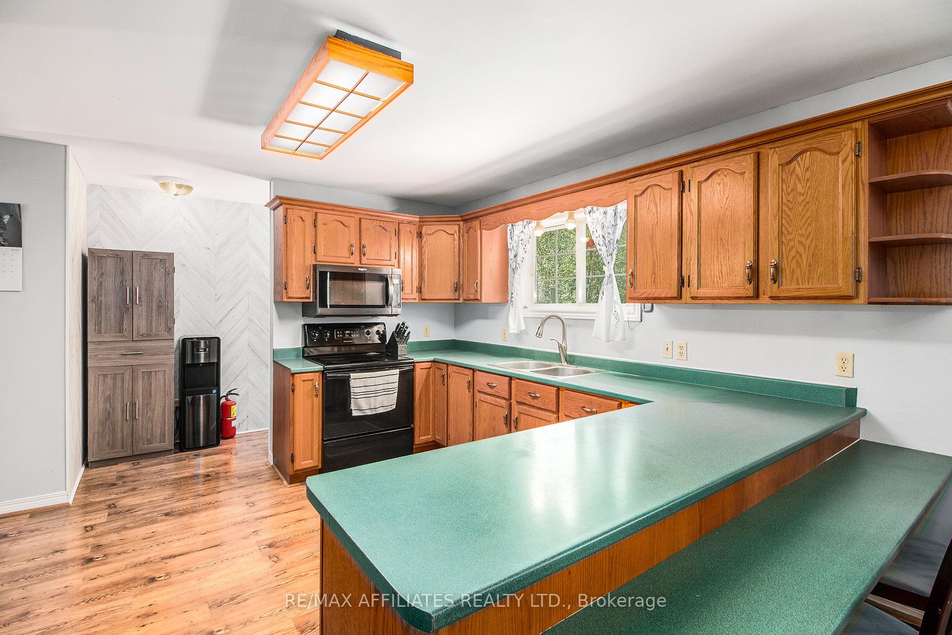 9674 Hall Road Property Photo 6