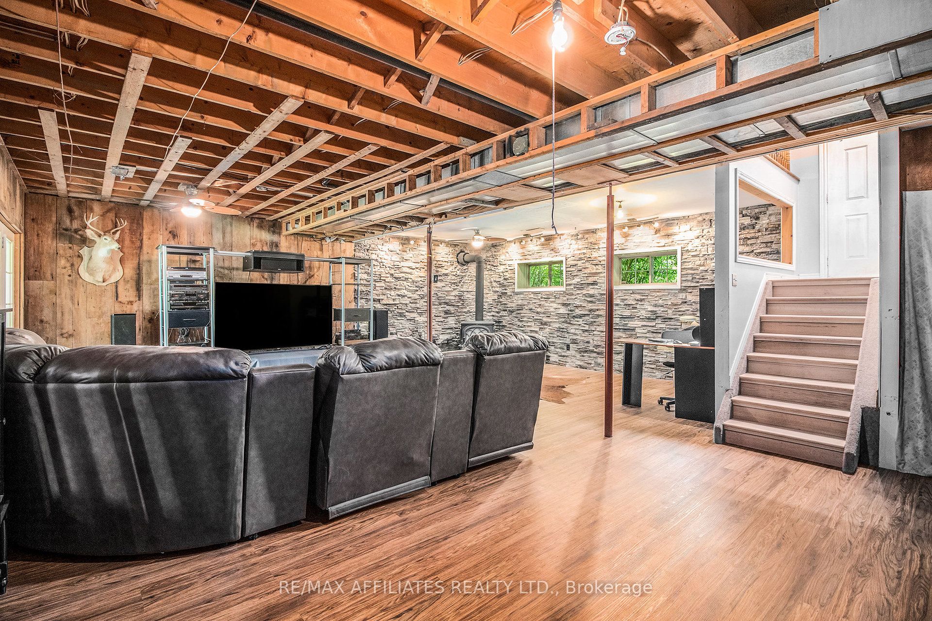 9674 Hall Road Property Photo 13