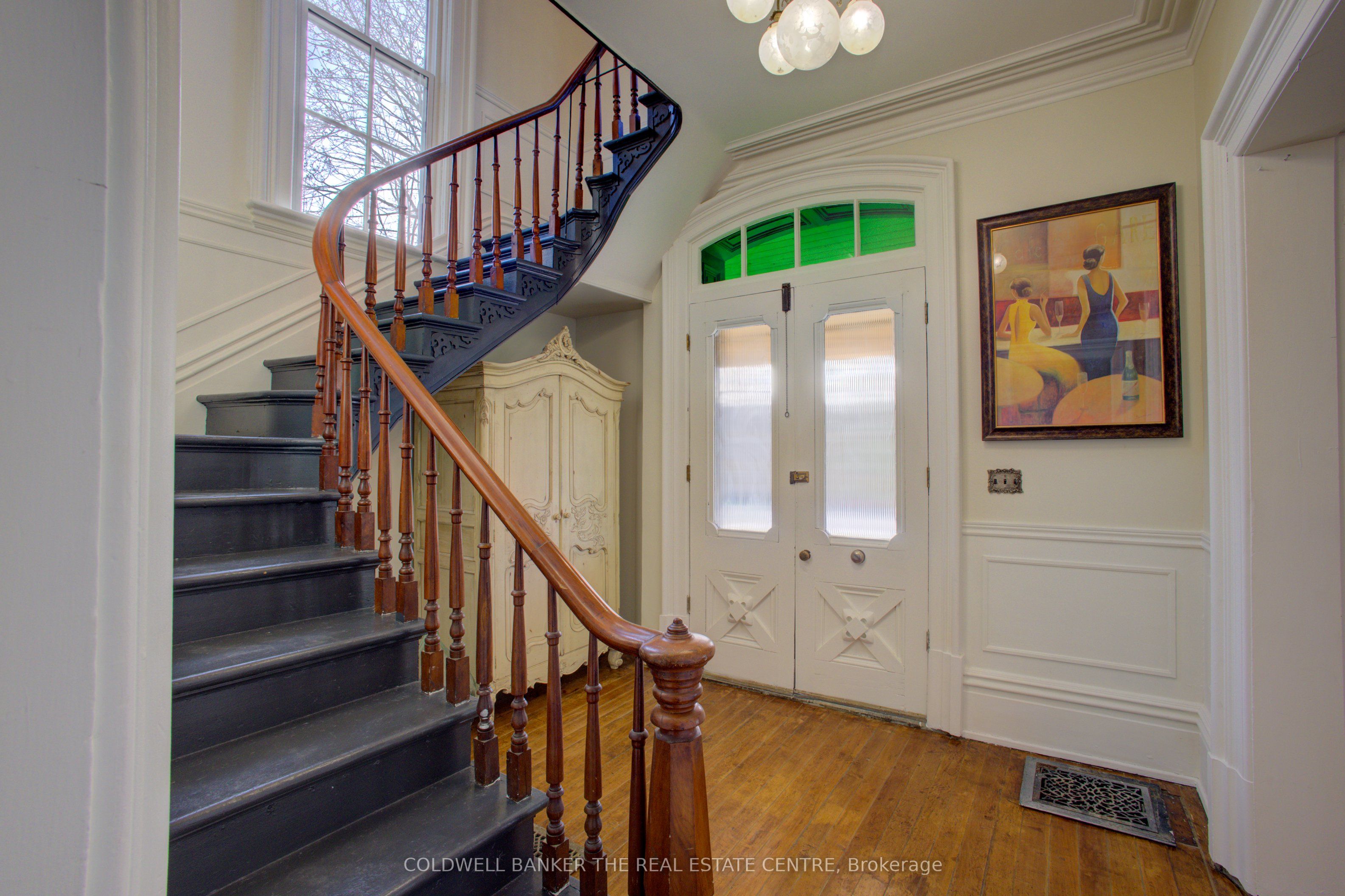 150 Wellington Street E Property Photo 9