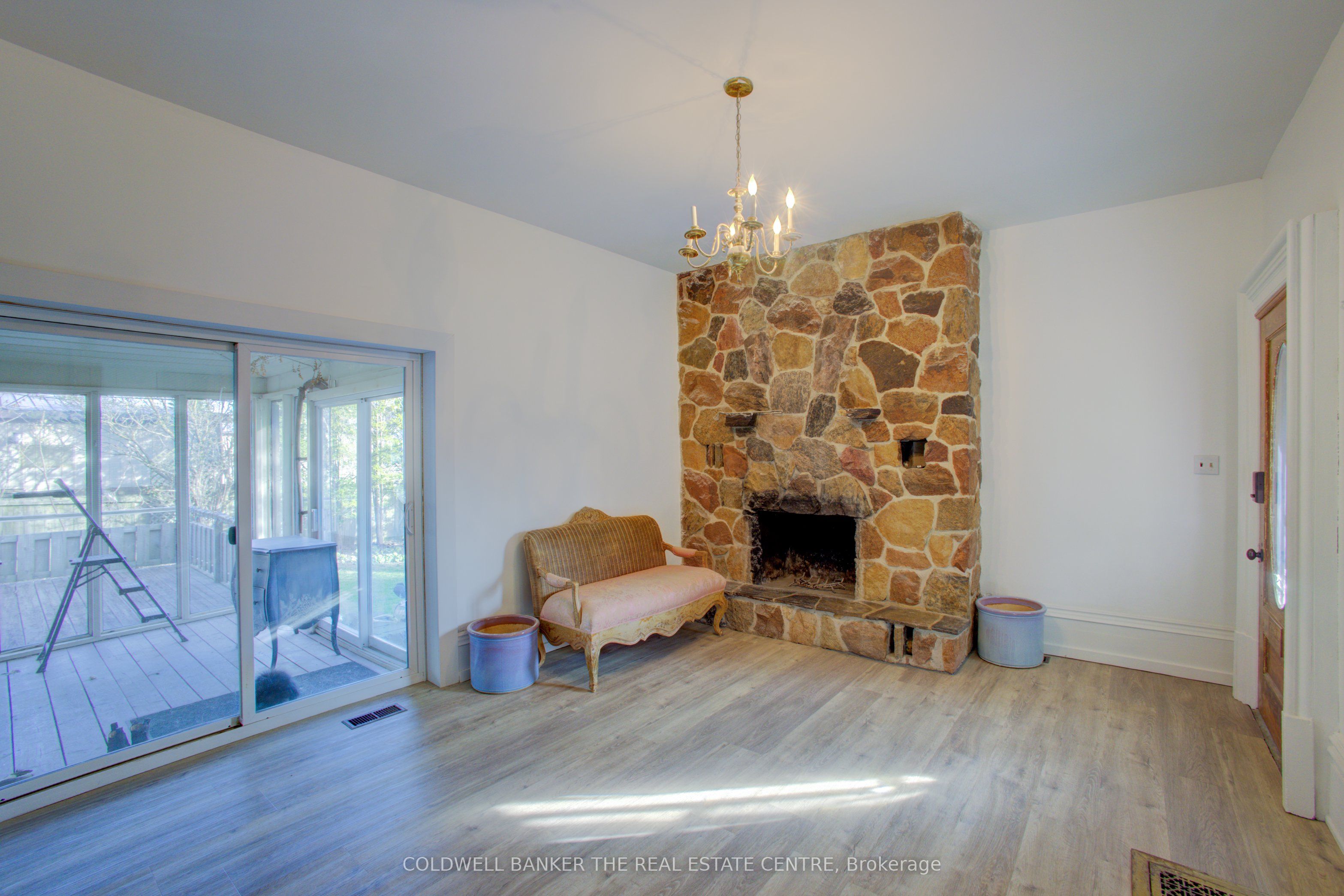 150 Wellington Street E Property Photo 19