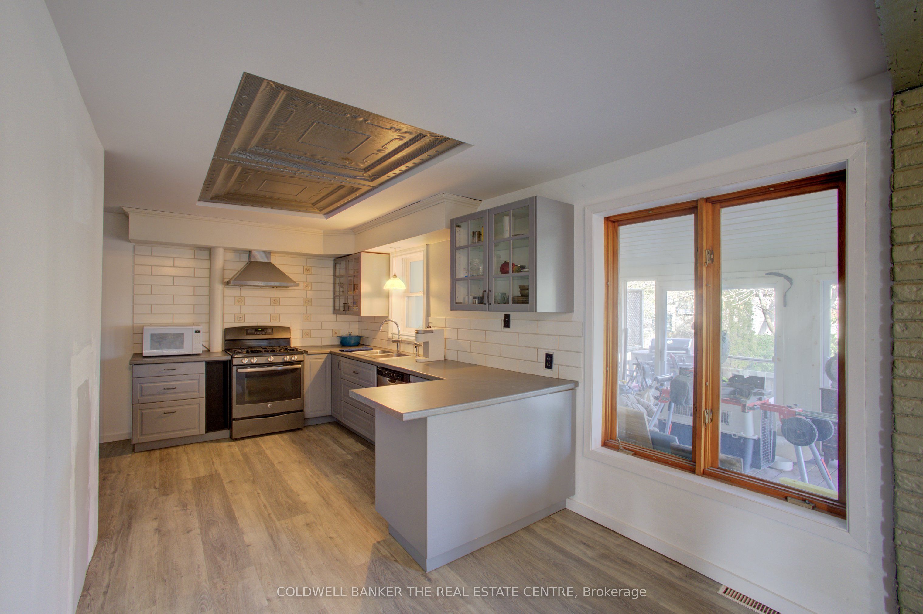 150 Wellington Street E Property Photo 23