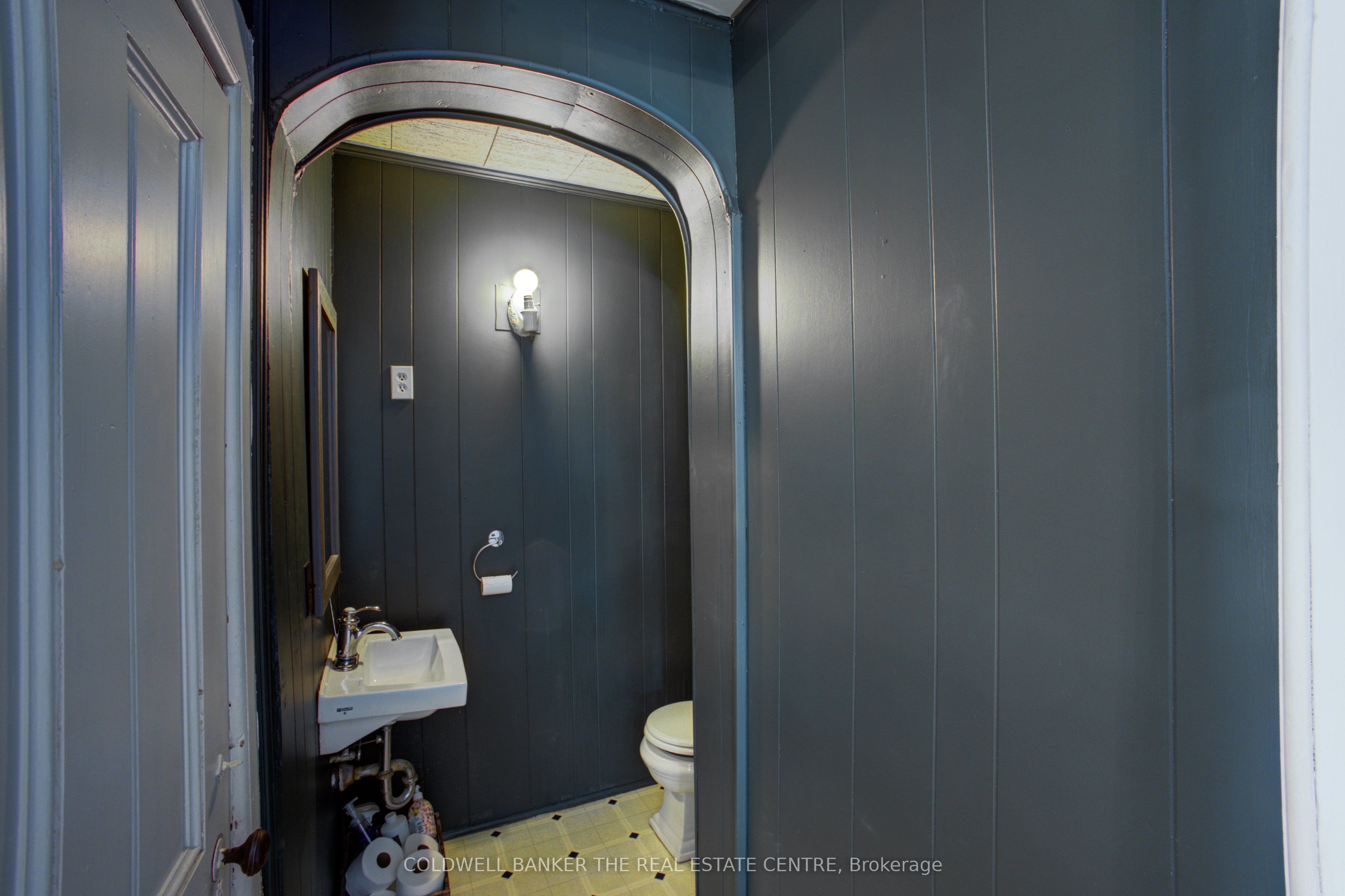 150 Wellington Street E Property Photo 24