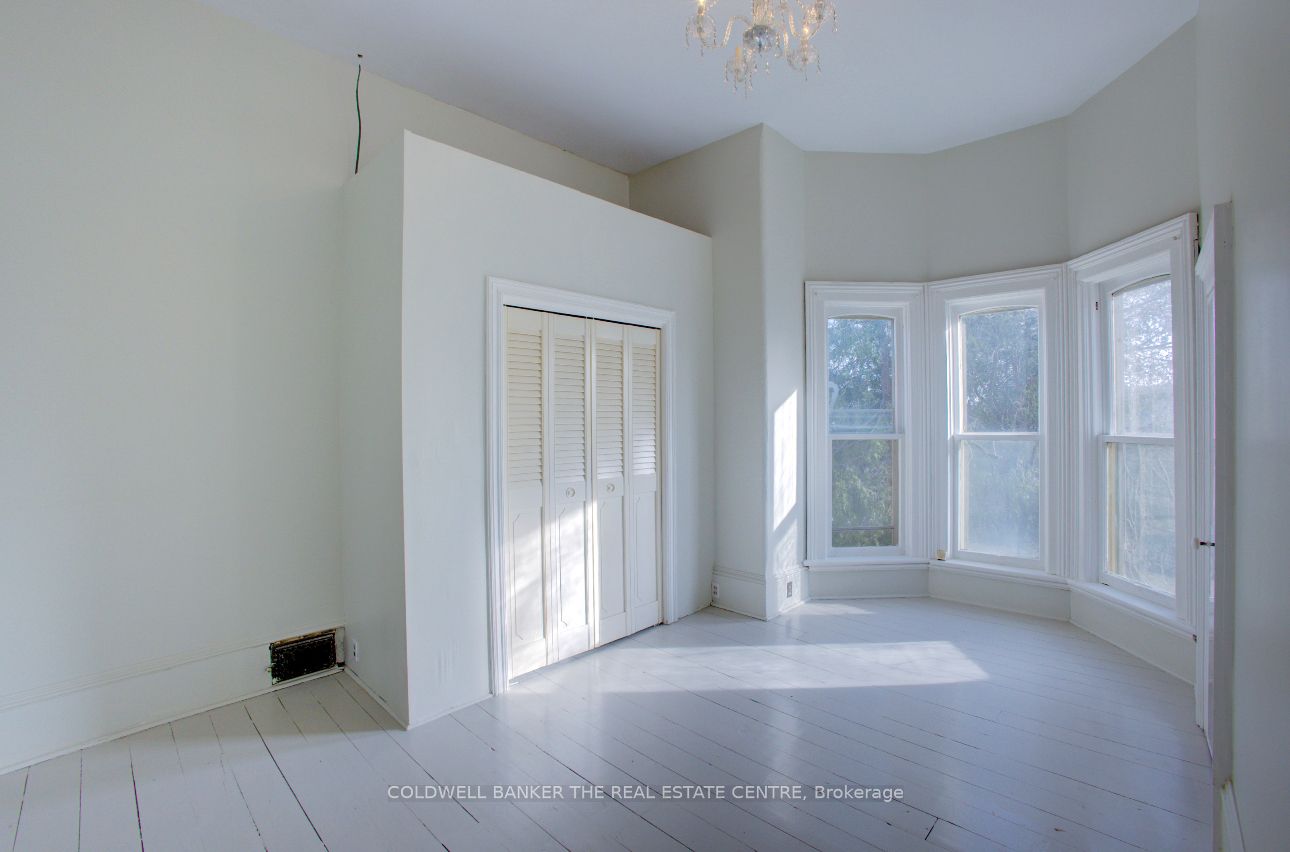 150 Wellington Street E Property Photo 31
