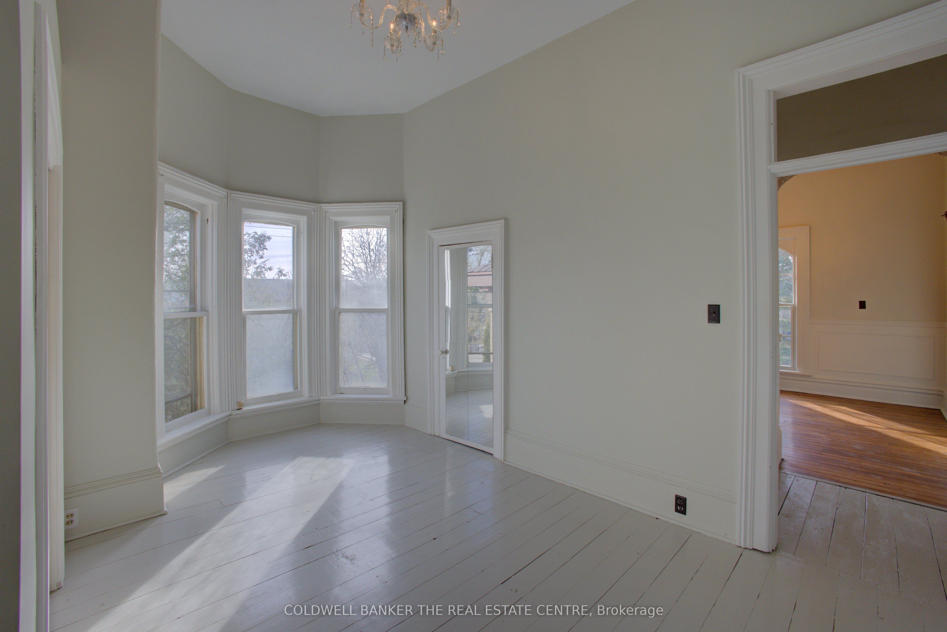 150 Wellington Street E Property Photo 32