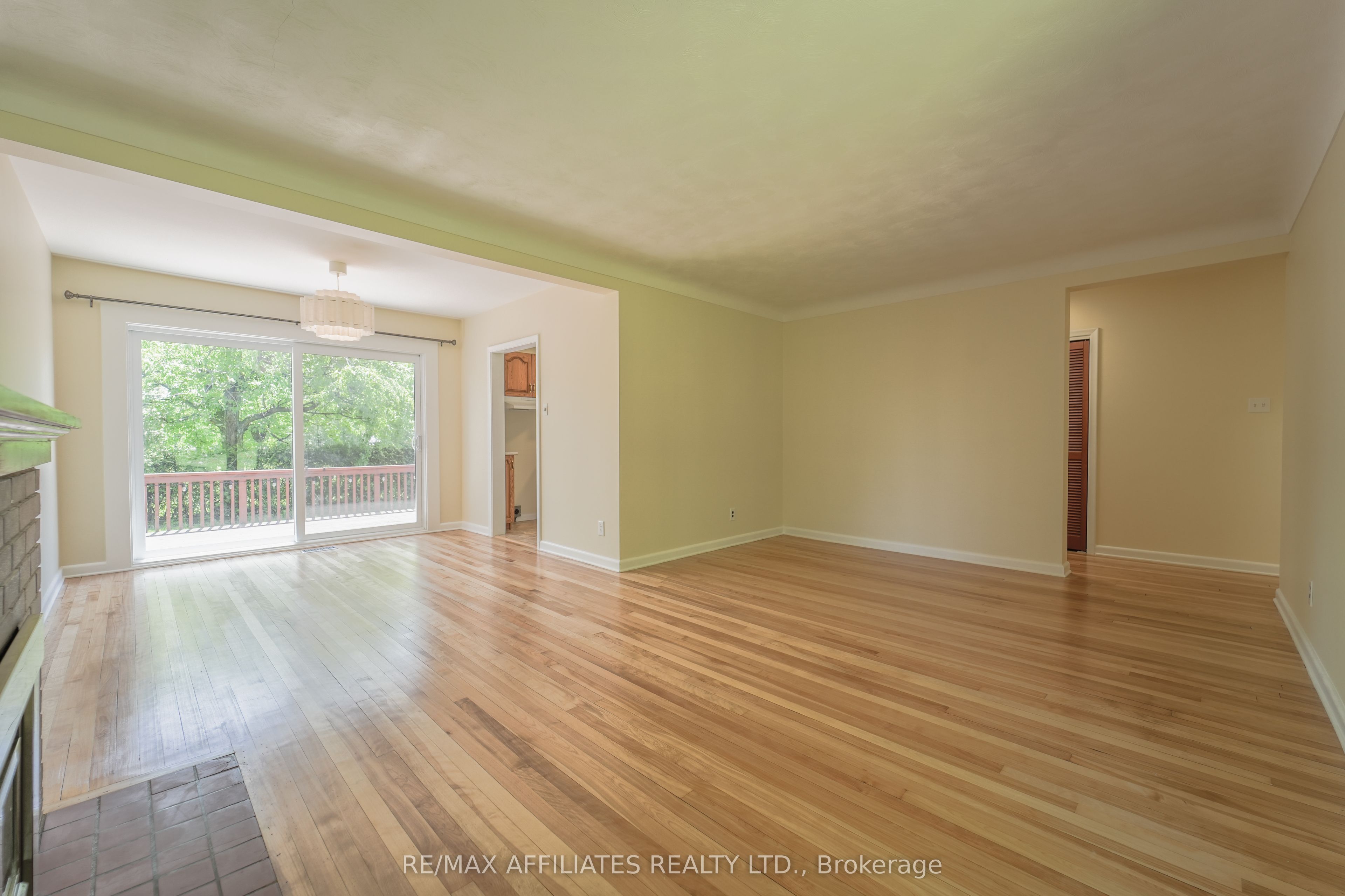536 Browning Avenue Property Photo 9