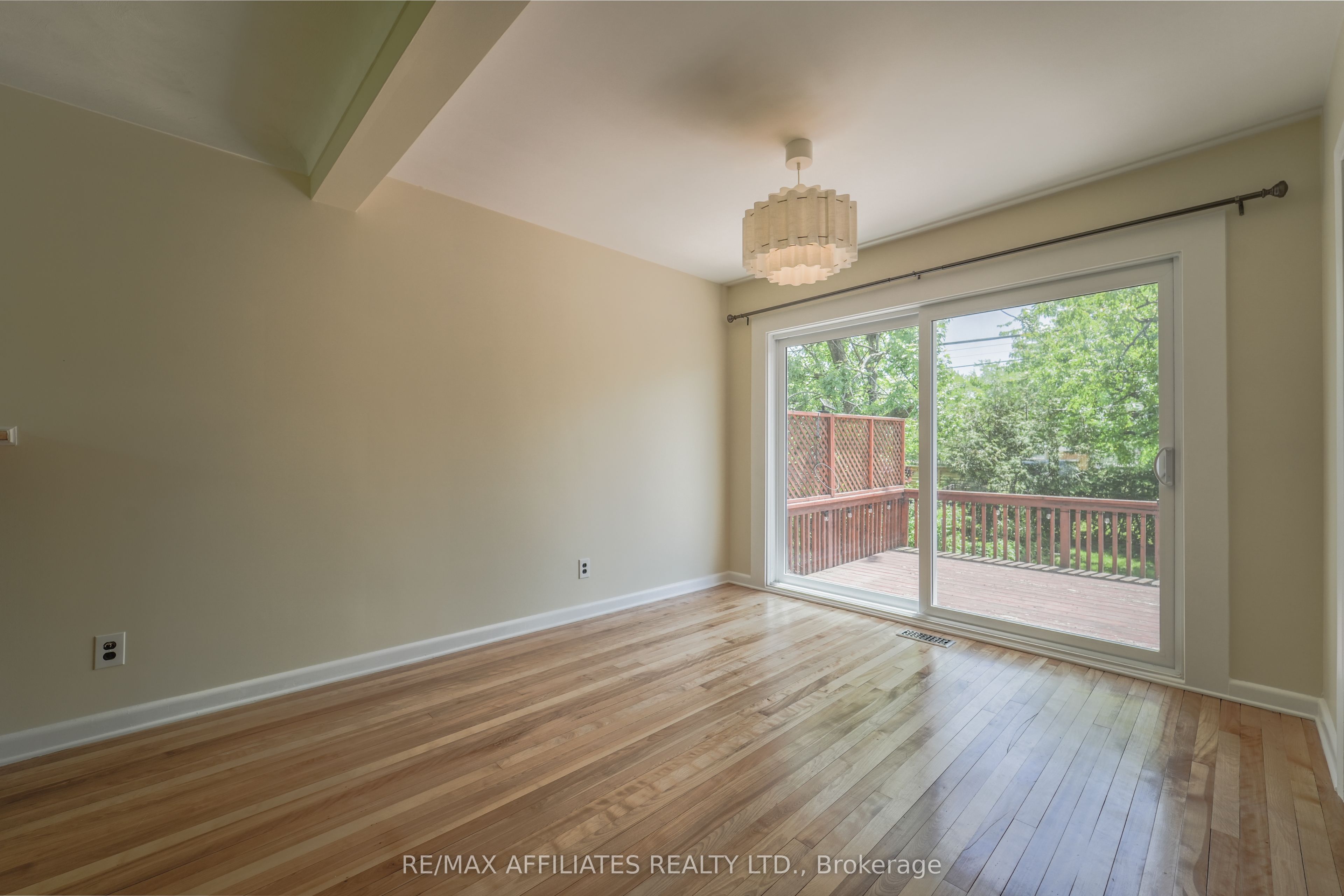 536 Browning Avenue Property Photo 11