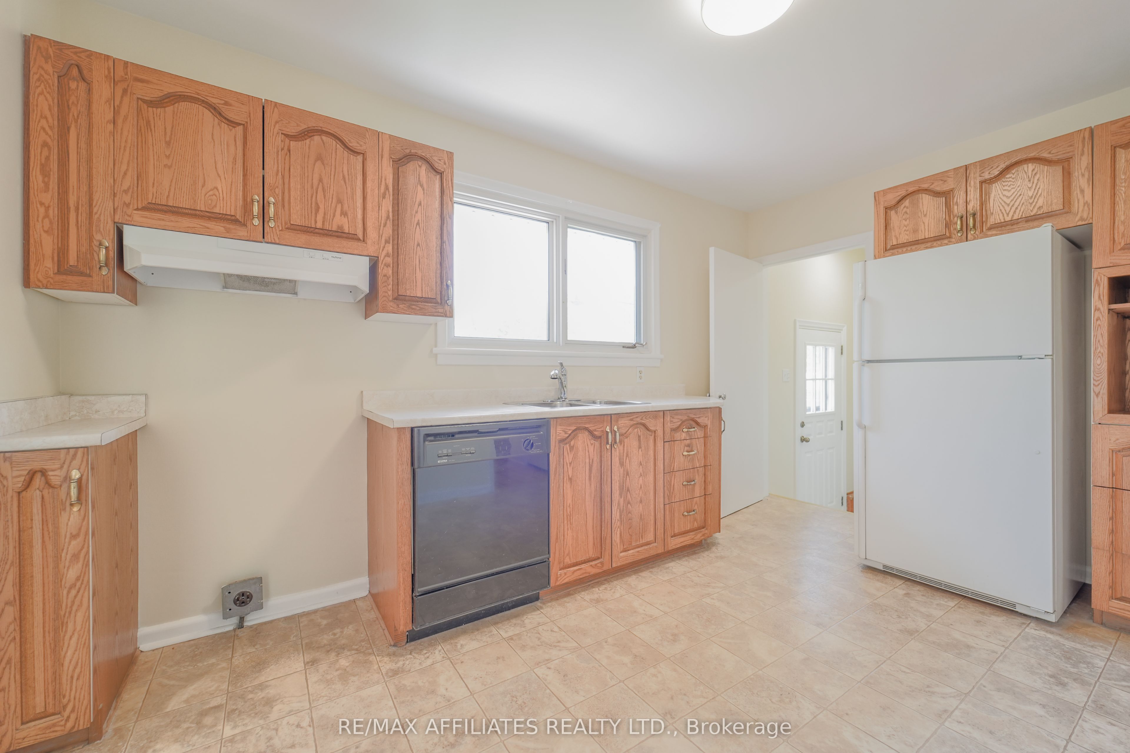 536 Browning Avenue Property Photo 16