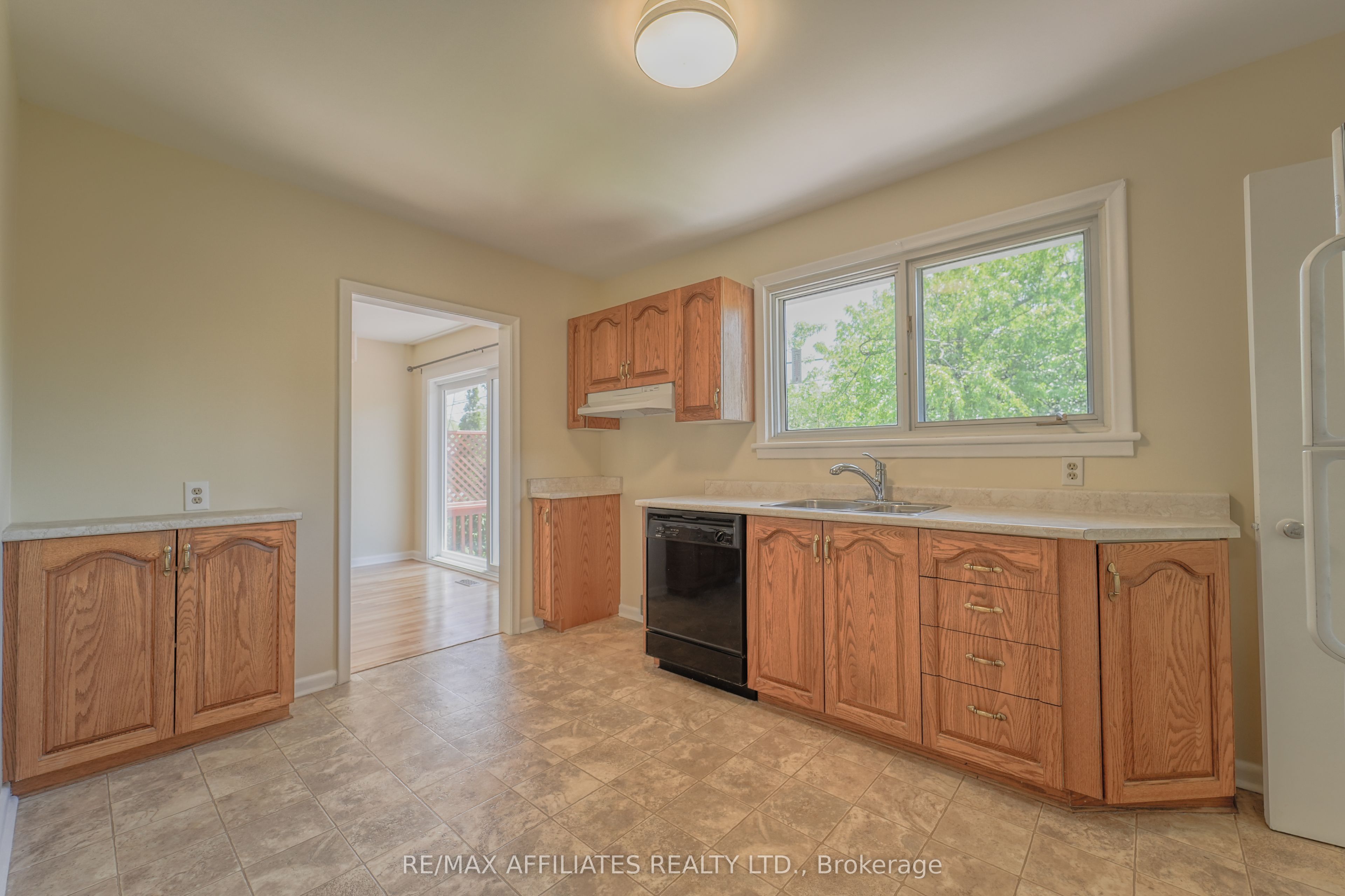 536 Browning Avenue Property Photo 17