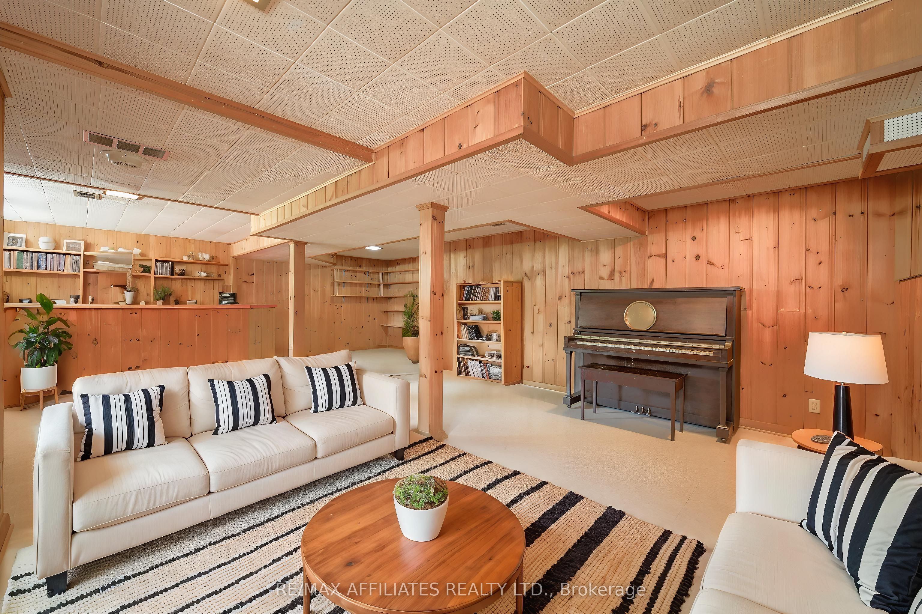 536 Browning Avenue Property Photo 32